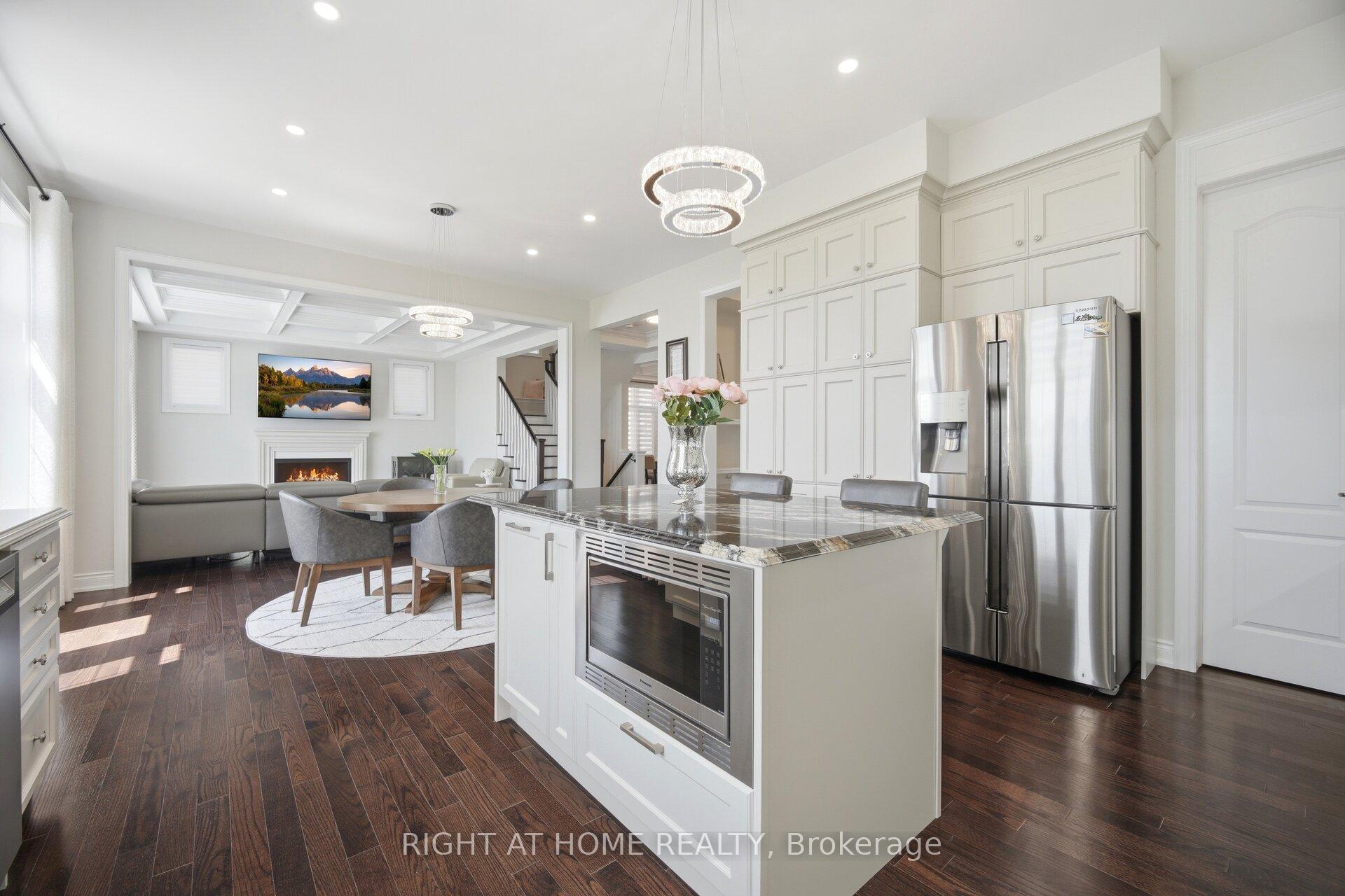 Photo 13 of 17 Lacrosse Trail, Vaughan, Kleinburg — HOMEH