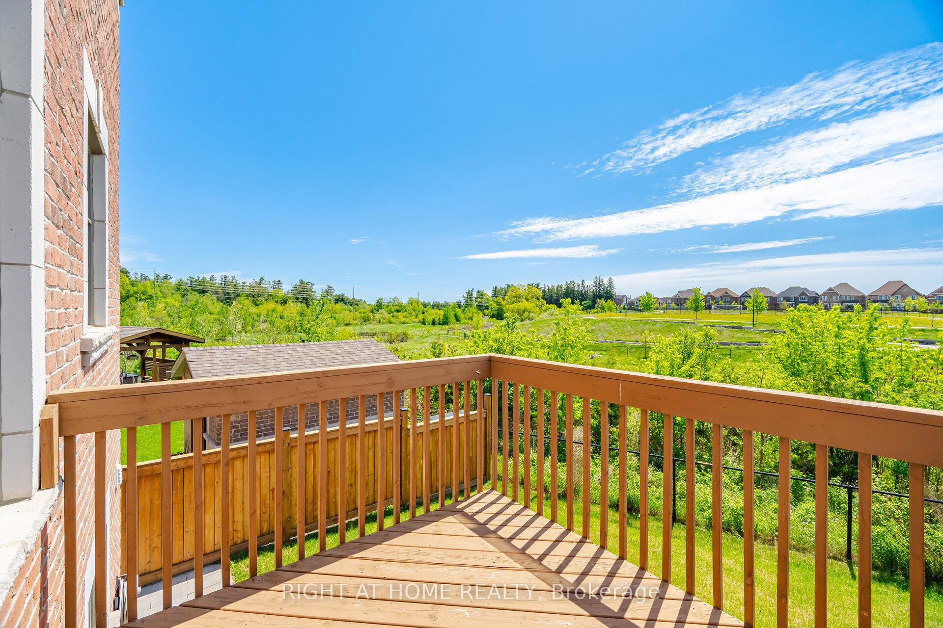 Photo 23 of 17 Lacrosse Trail, Vaughan, Kleinburg — HOMEH