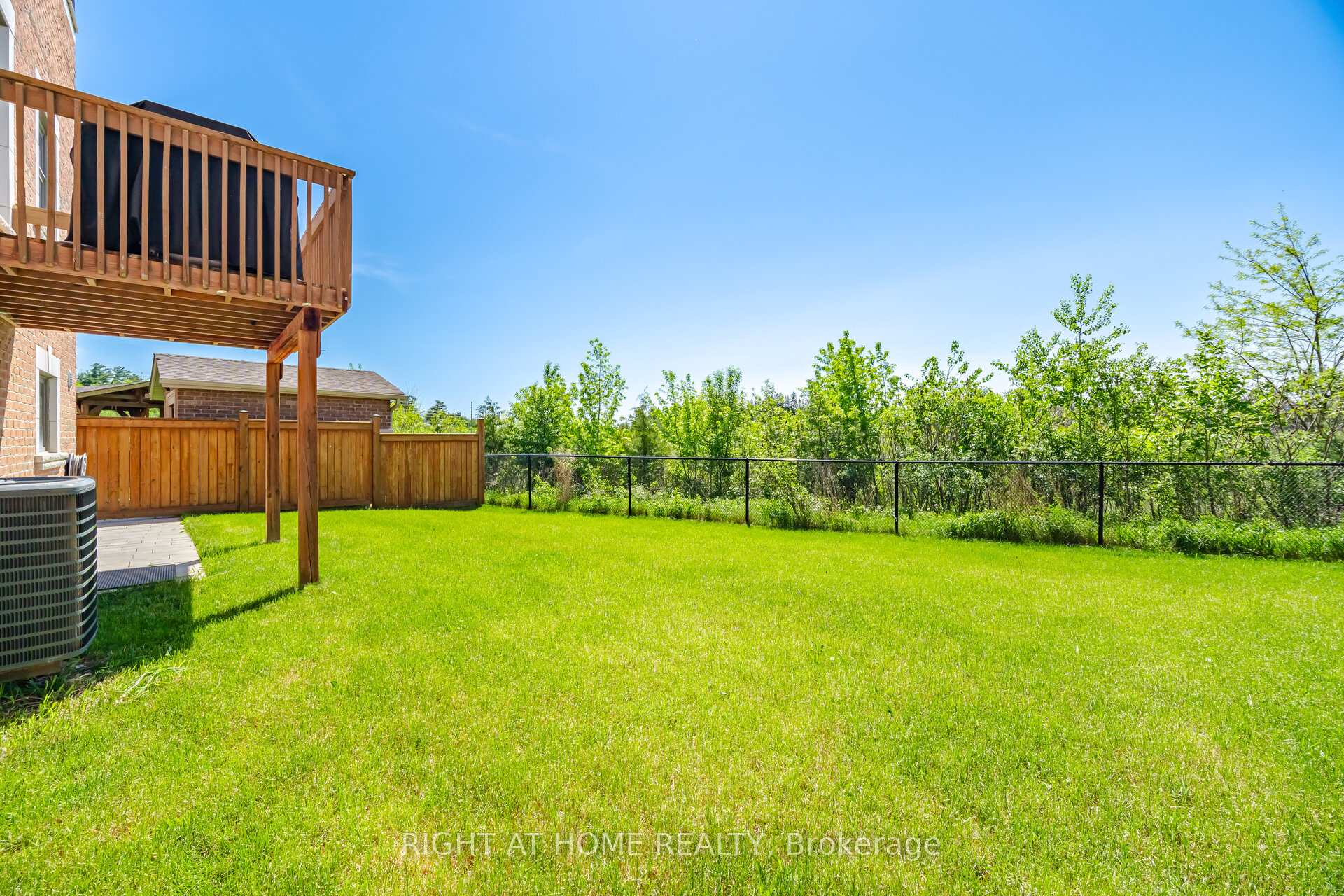 Photo 43 of 17 Lacrosse Trail, Vaughan, Kleinburg — HOMEH