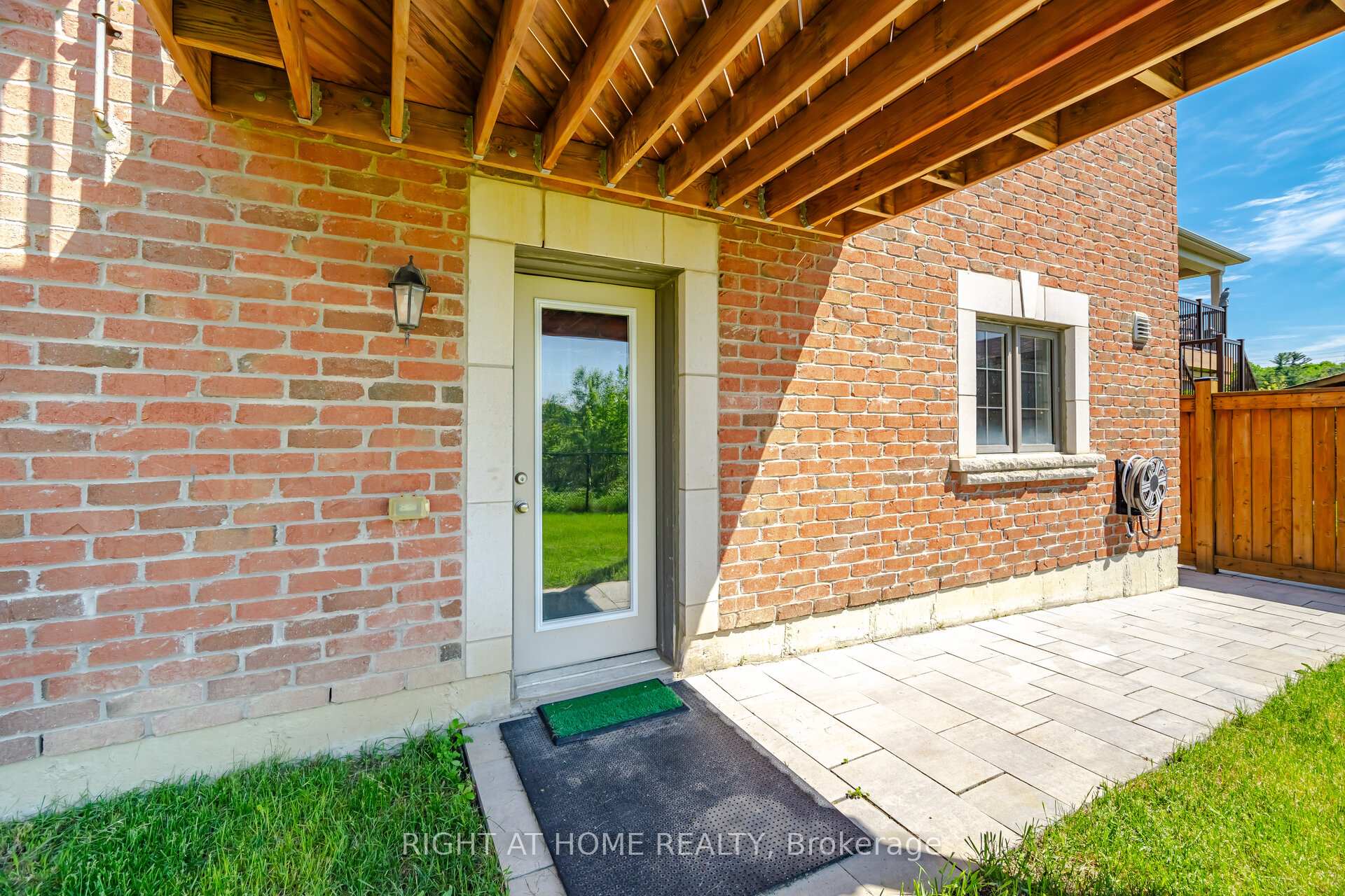 Photo 44 of 17 Lacrosse Trail, Vaughan, Kleinburg — HOMEH