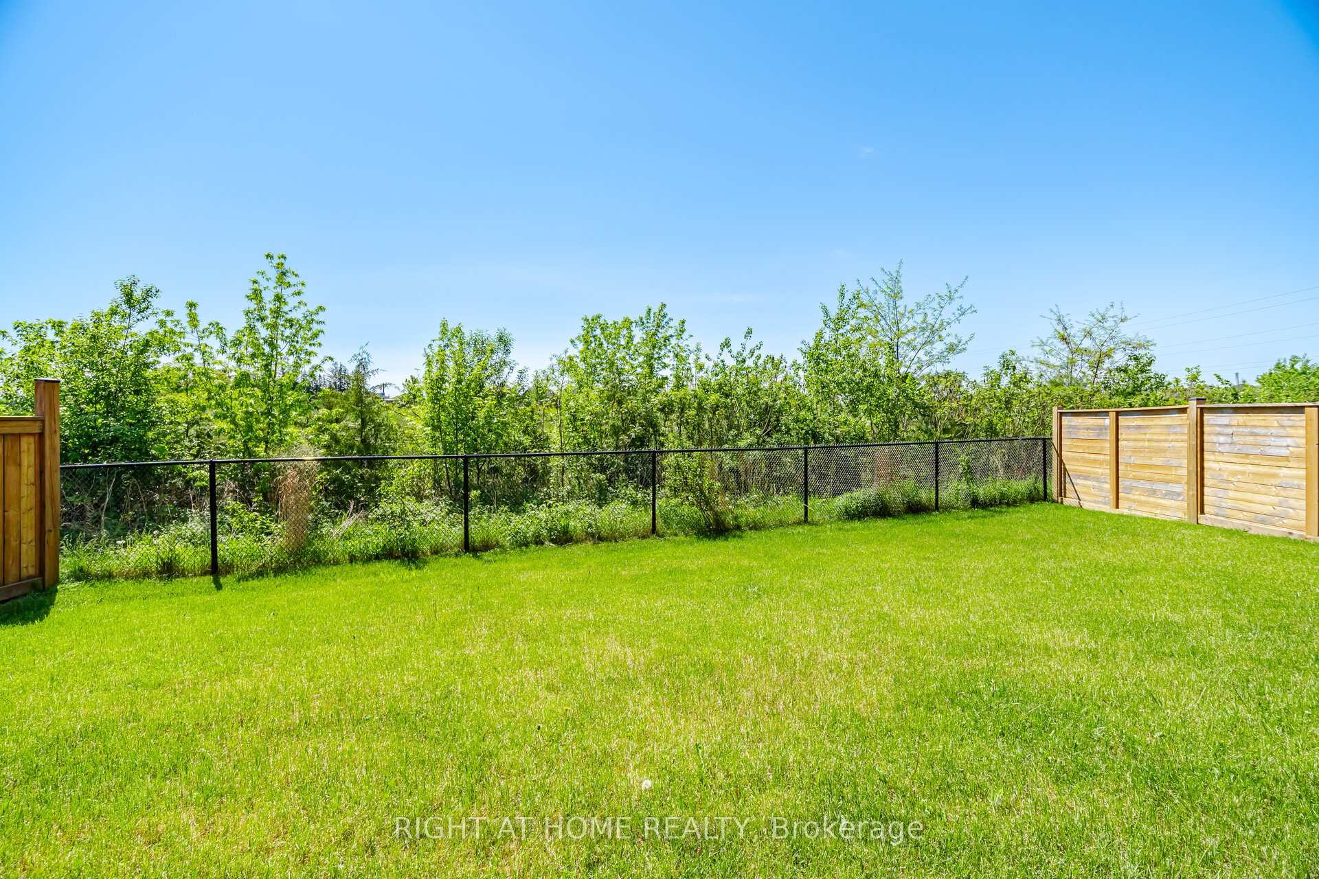 Photo 45 of 17 Lacrosse Trail, Vaughan, Kleinburg — HOMEH