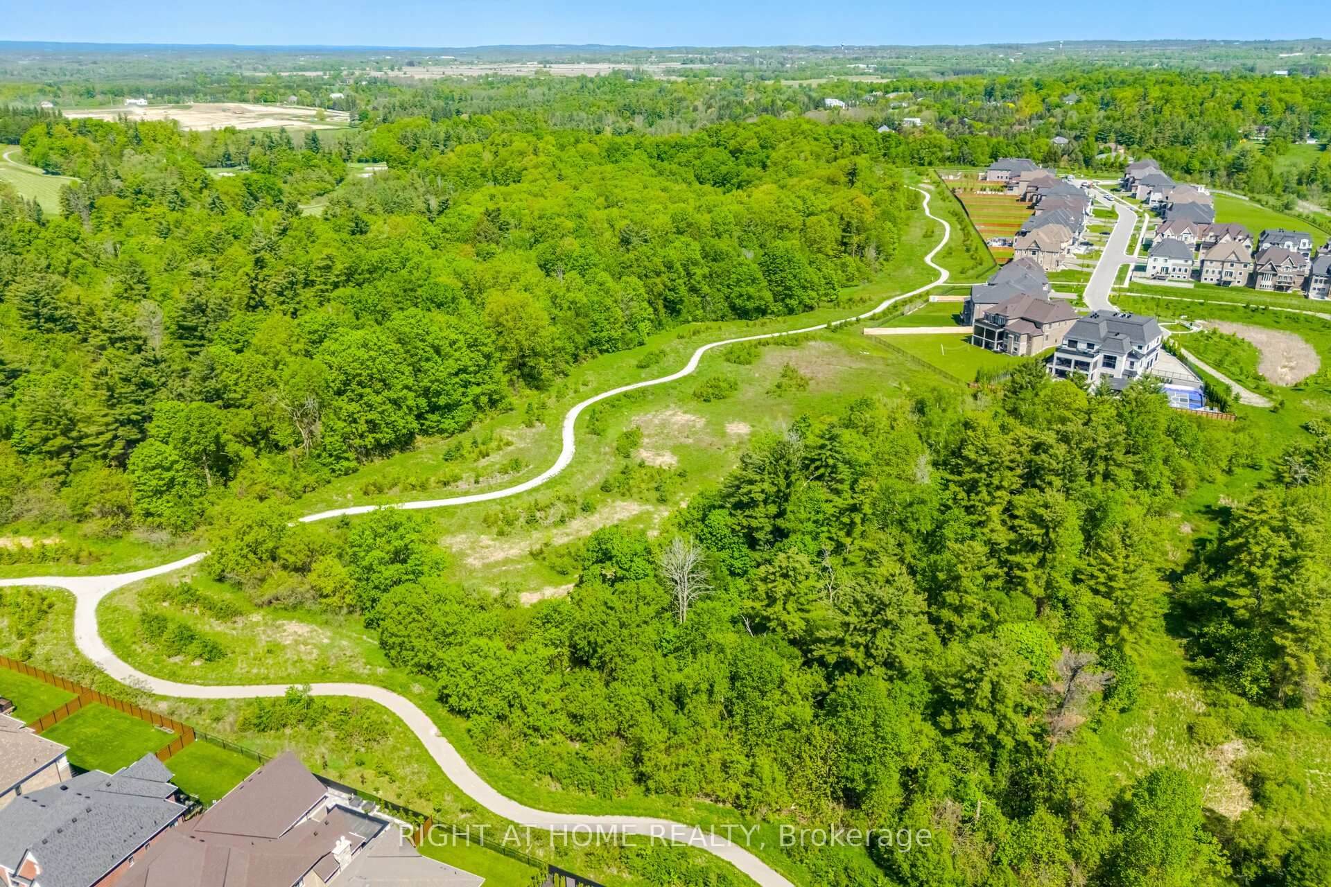 Photo 48 of 17 Lacrosse Trail, Vaughan, Kleinburg — HOMEH