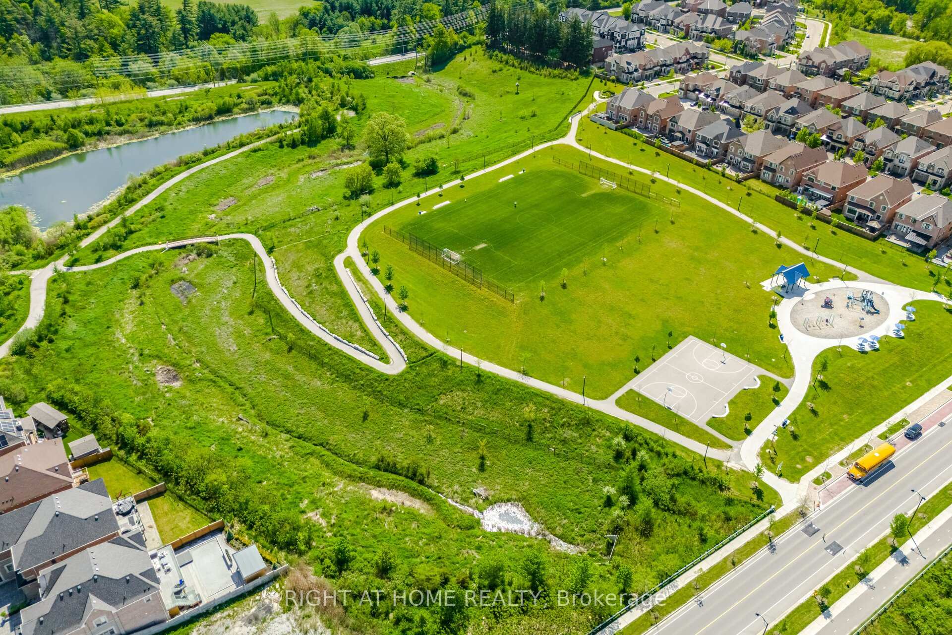 Photo 49 of 17 Lacrosse Trail, Vaughan, Kleinburg — HOMEH