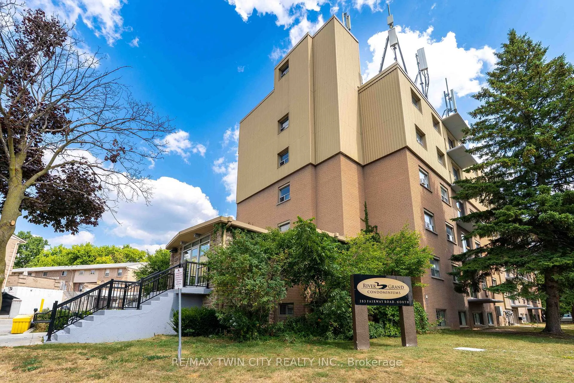 Photo 1 of Unit 101, 283 Fairway Road N, Kitchener — HOMEH