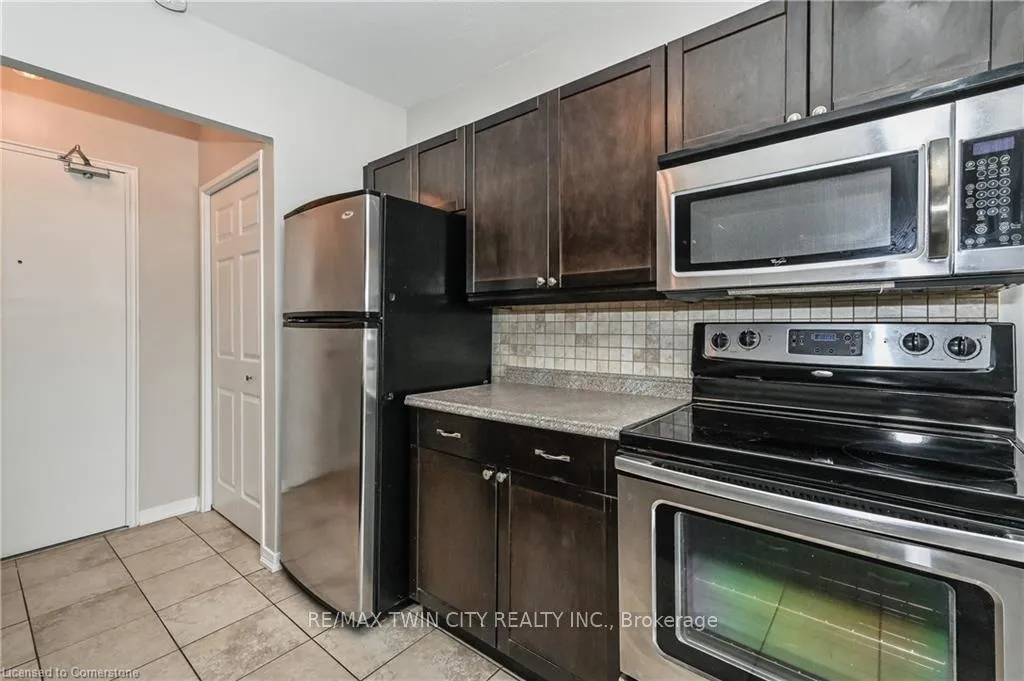 Photo 6 of Unit 101, 283 Fairway Road N, Kitchener — HOMEH