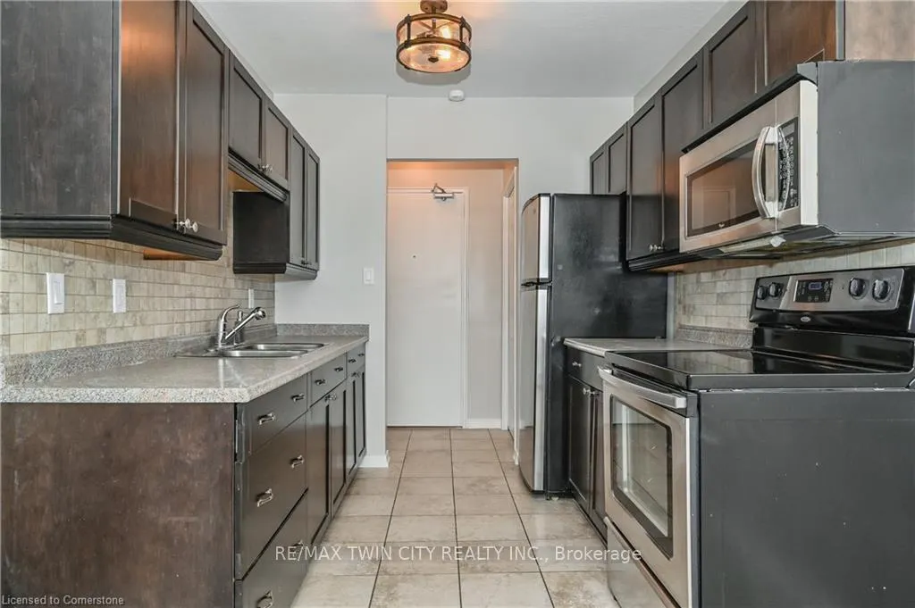 Photo 7 of Unit 101, 283 Fairway Road N, Kitchener — HOMEH