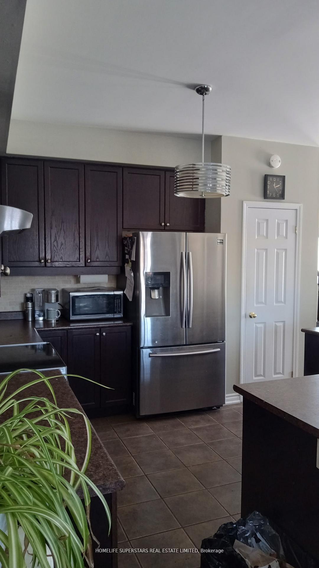 Photo 5 of 1316 Macinally Court, Oshawa, Pinecrest — HOMEH