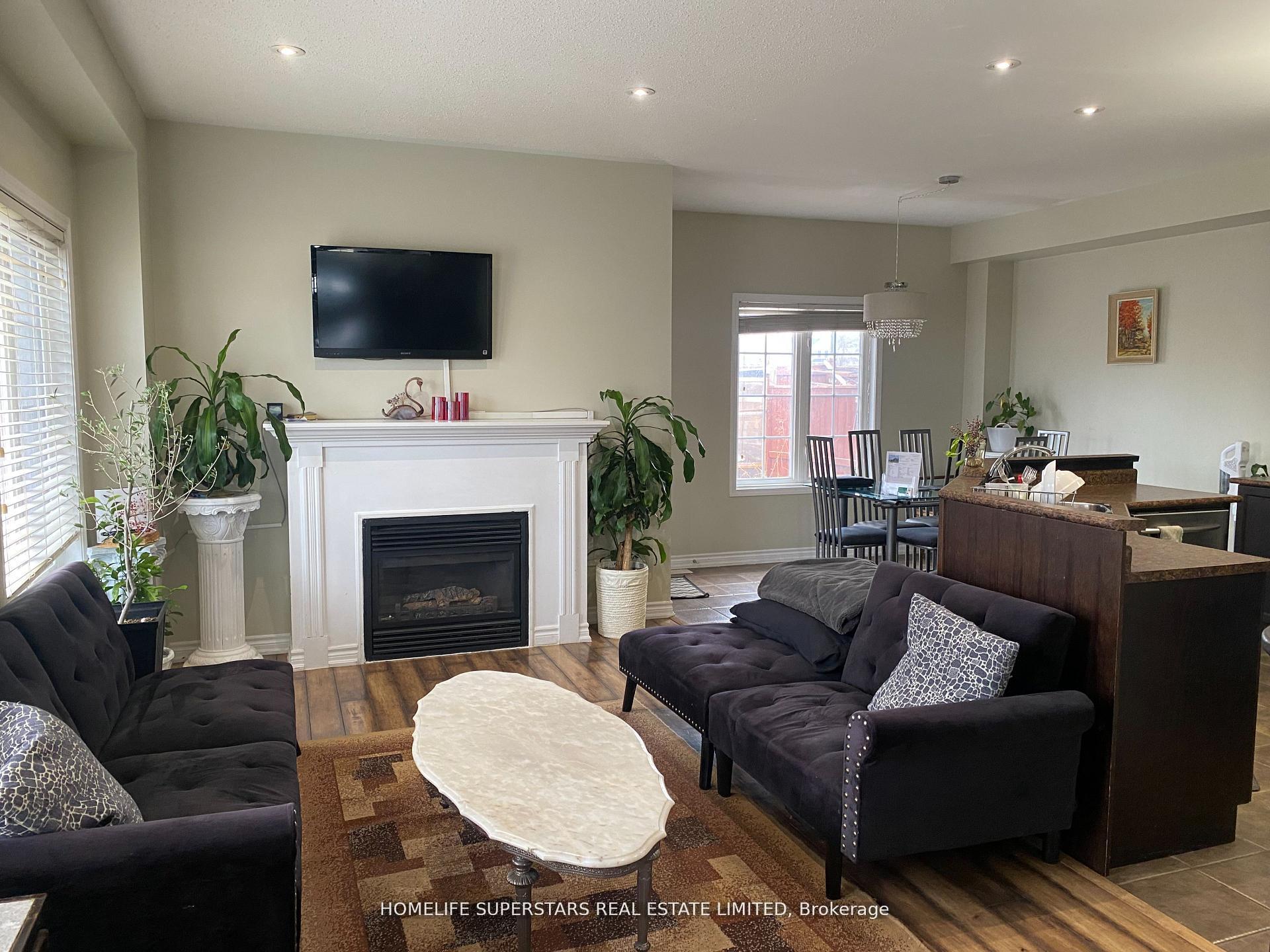 Photo 6 of 1316 Macinally Court, Oshawa, Pinecrest — HOMEH