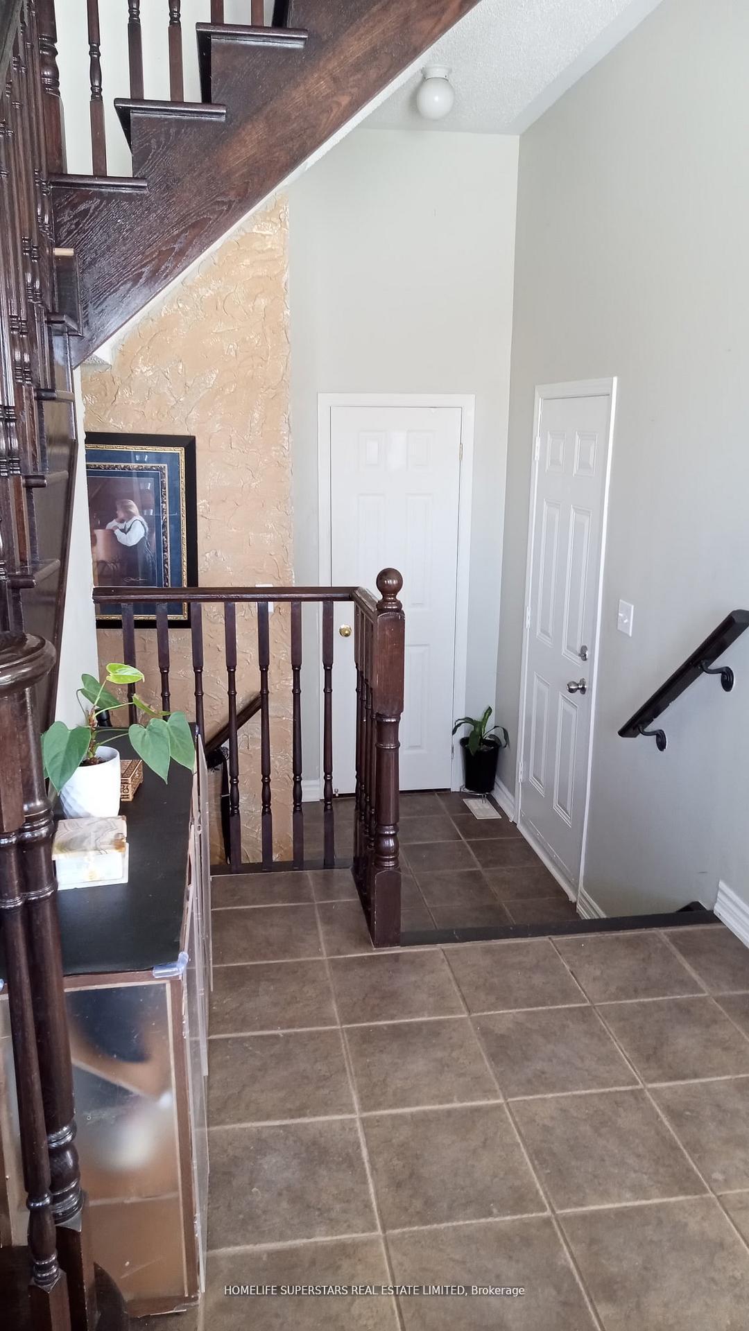 Photo 17 of 1316 Macinally Court, Oshawa, Pinecrest — HOMEH