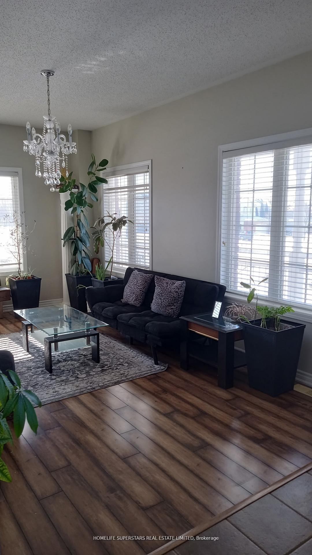 Photo 7 of 1316 Macinally Court, Oshawa, Pinecrest — HOMEH