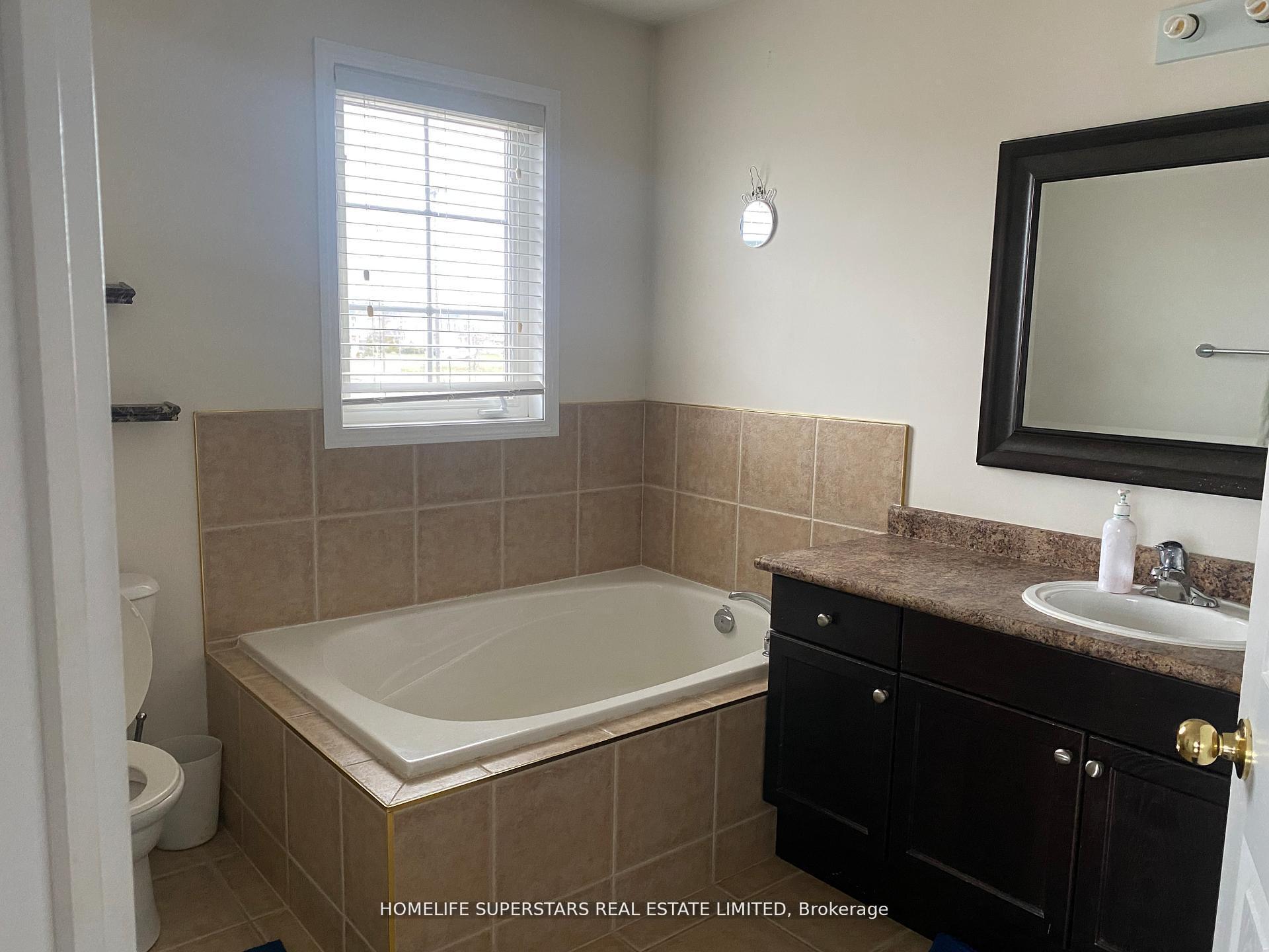 Photo 10 of 1316 Macinally Court, Oshawa, Pinecrest — HOMEH