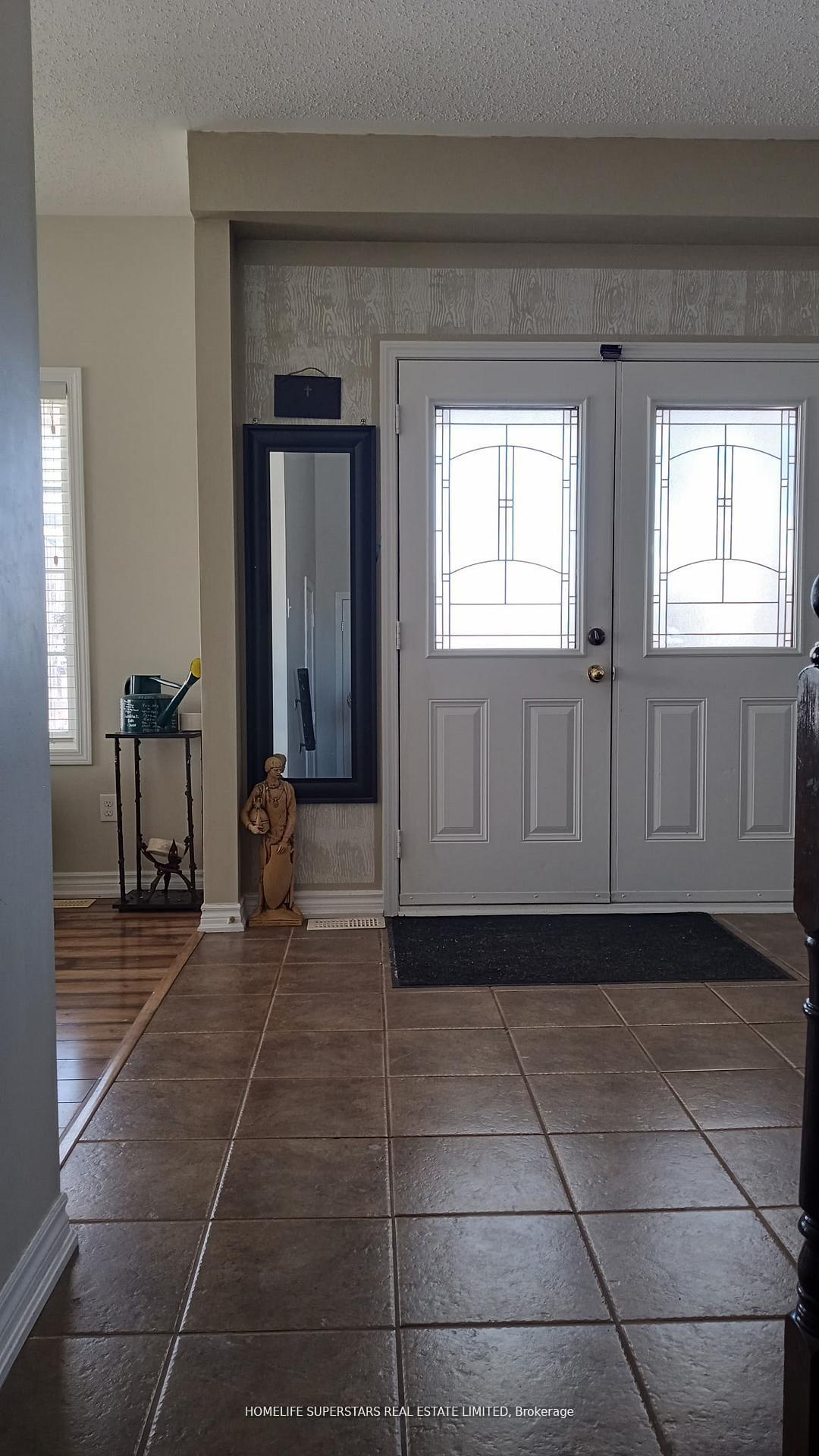 Photo 12 of 1316 Macinally Court, Oshawa, Pinecrest — HOMEH