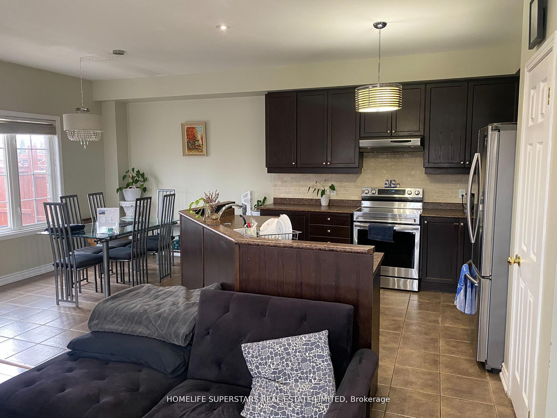 Photo 11 of 1316 Macinally Court, Oshawa, Pinecrest — HOMEH