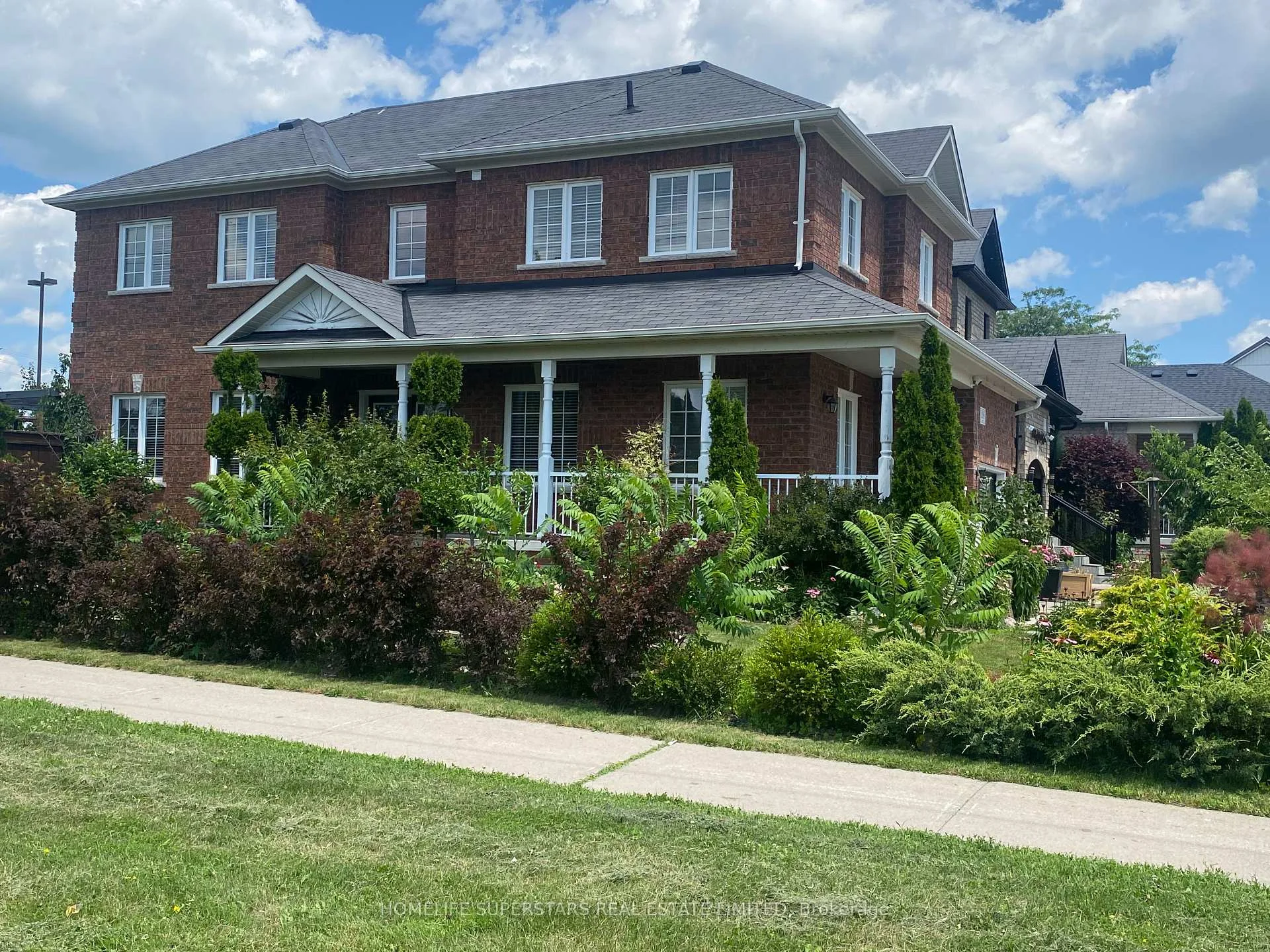 Photo 1 of 1316 Macinally Court, Oshawa, Pinecrest — HOMEH