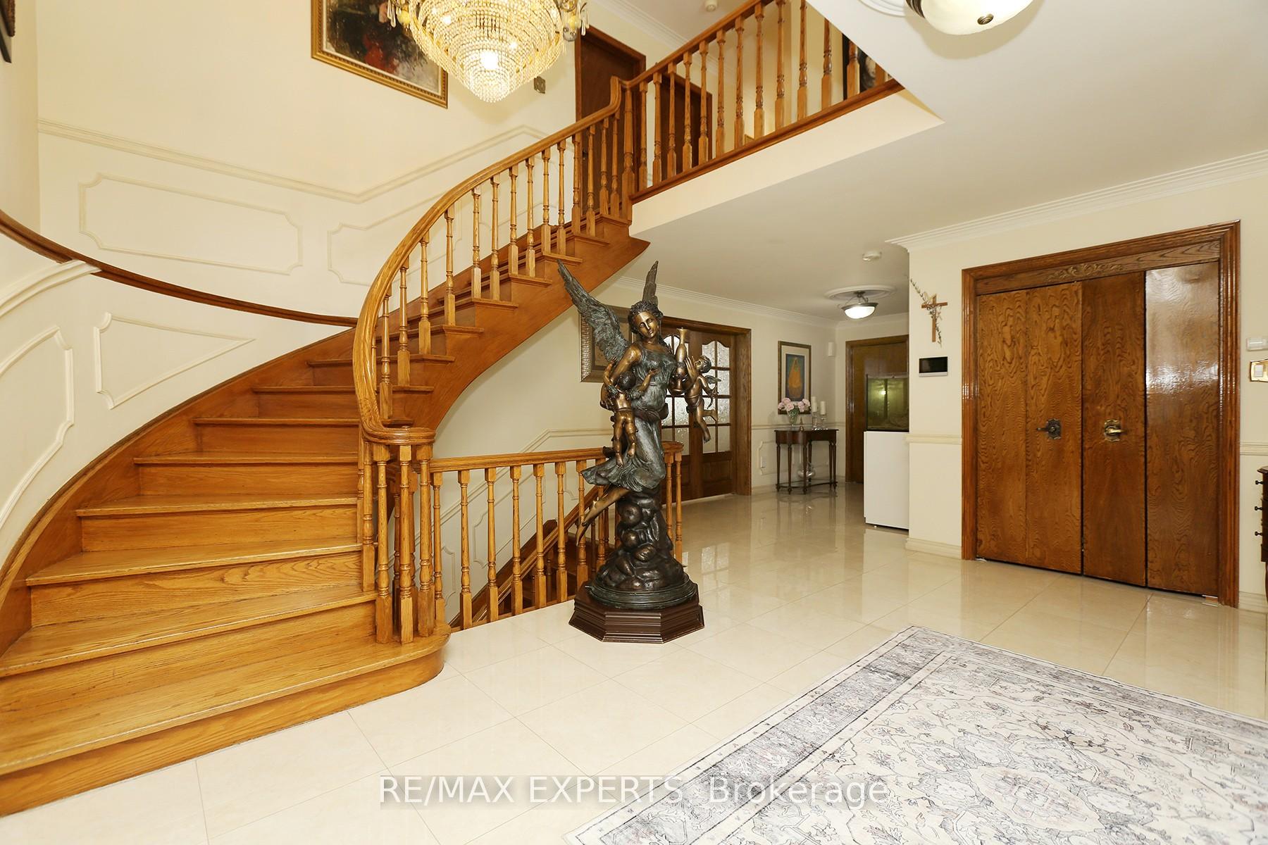 Photo 3 of 57 Francis Street, Vaughan, East Woodbridge — HOMEH