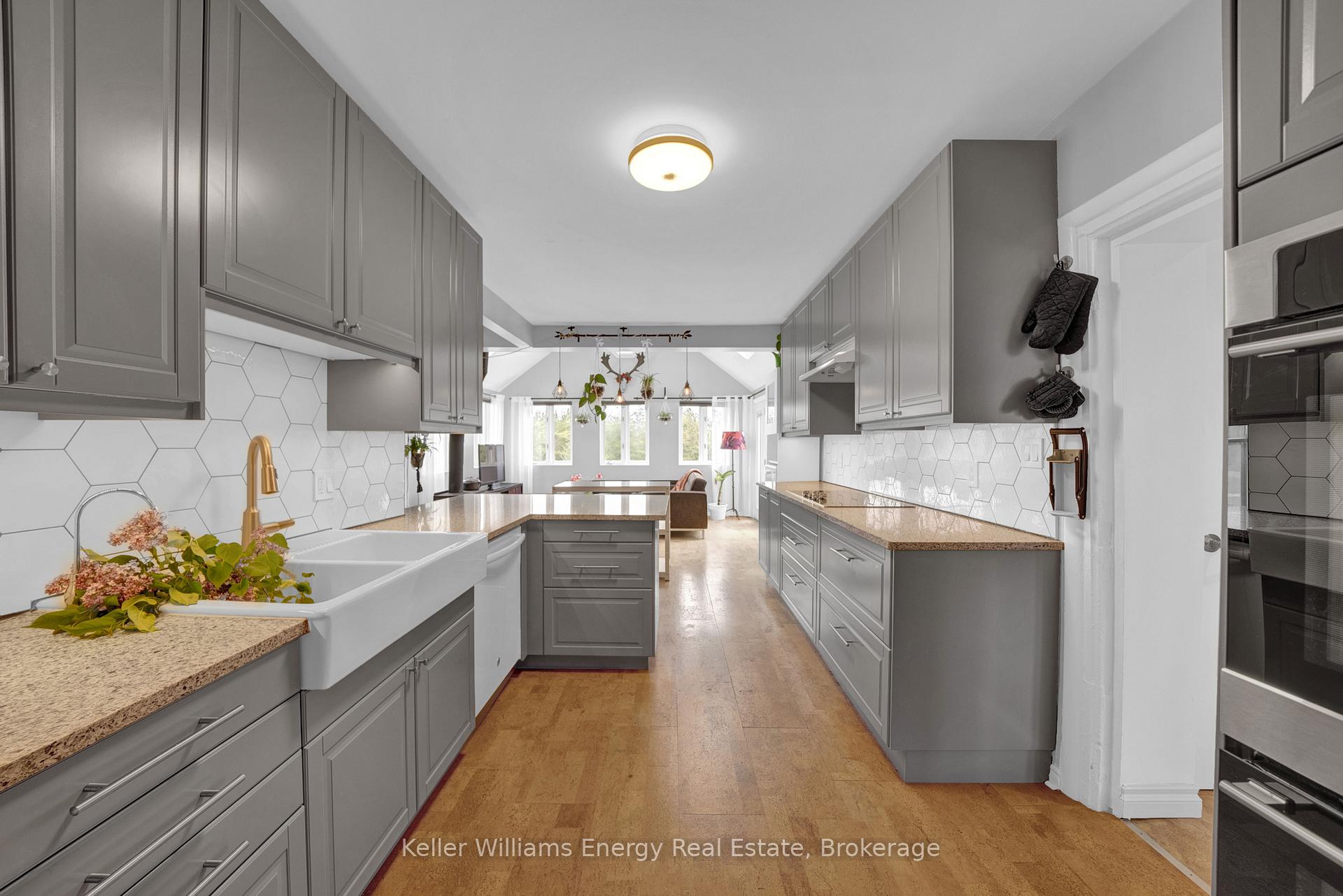 Photo 4 of 1727 County Rd 14, Prince Edward County, Sophiasburg Ward — HOMEH