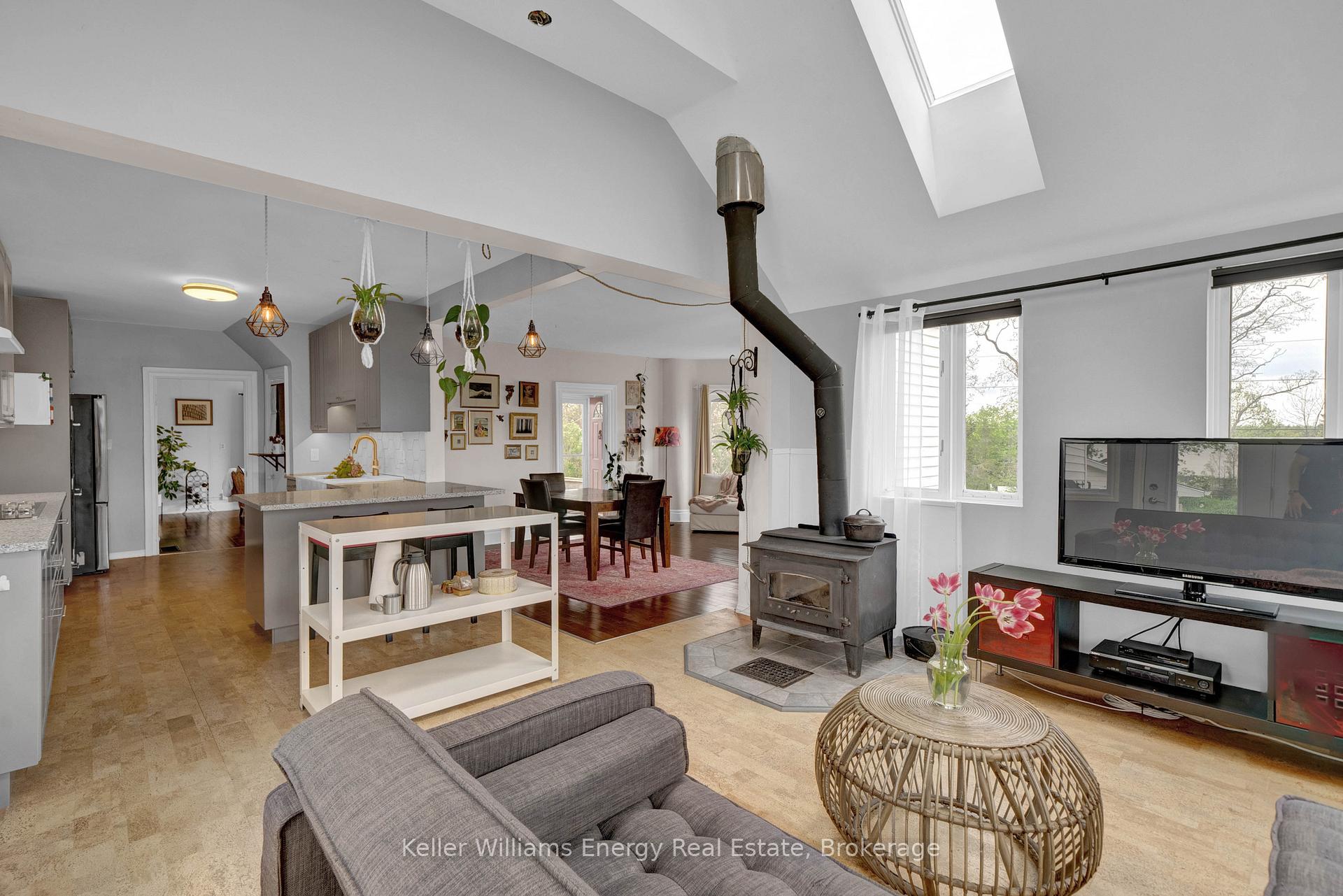 Photo 5 of 1727 County Rd 14, Prince Edward County, Sophiasburg Ward — HOMEH