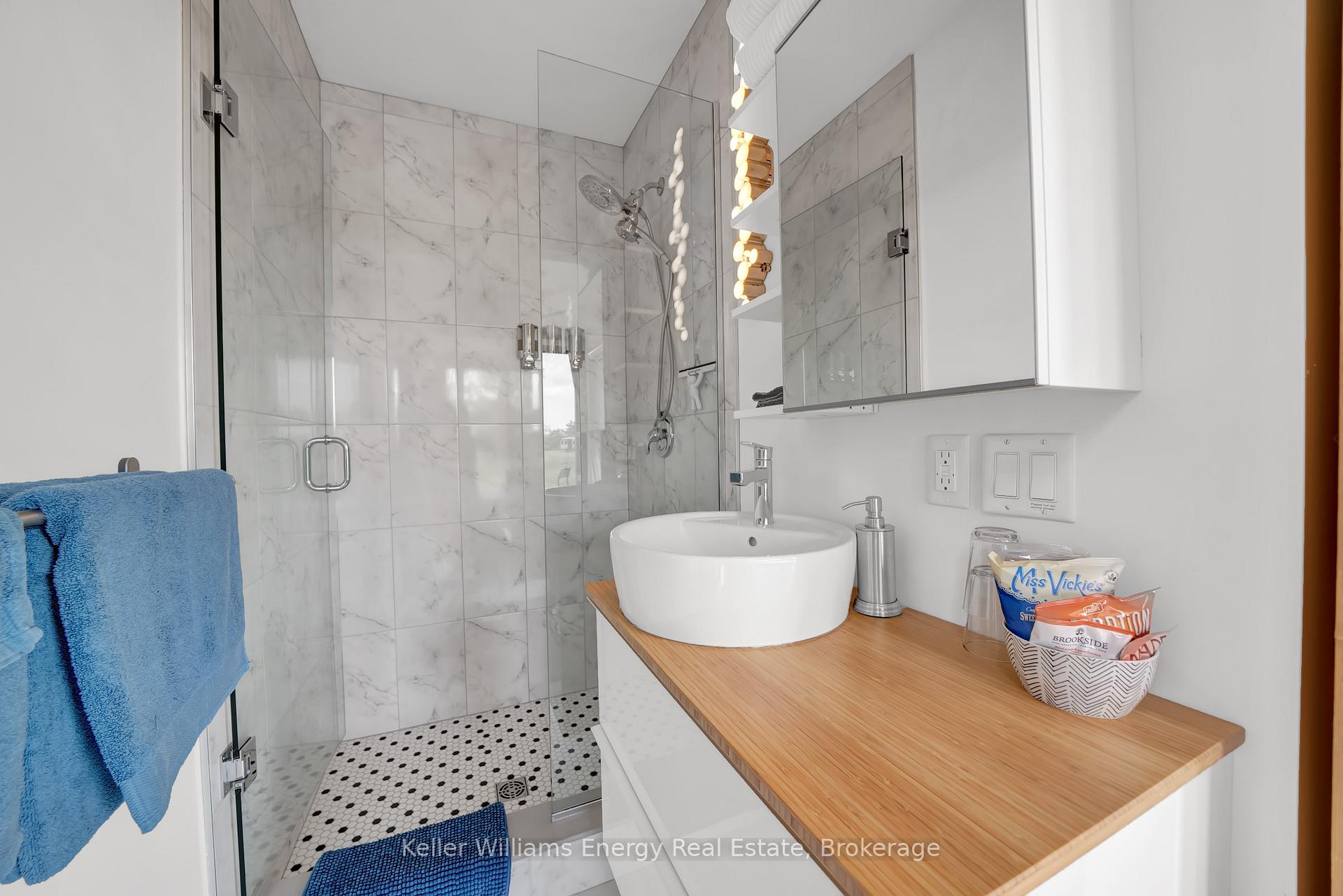 Photo 34 of 1727 County Rd 14, Prince Edward County, Sophiasburg Ward — HOMEH