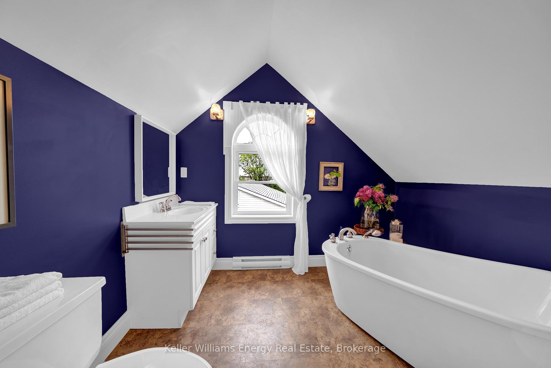 Photo 17 of 1727 County Rd 14, Prince Edward County, Sophiasburg Ward — HOMEH