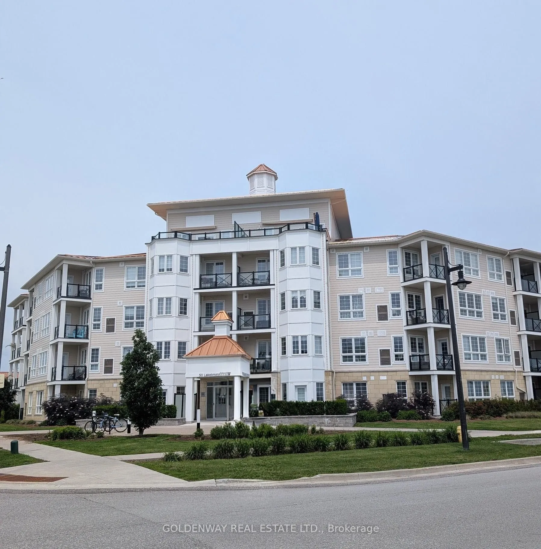 Front of Unit 307, 50 Lakebreeze Drive