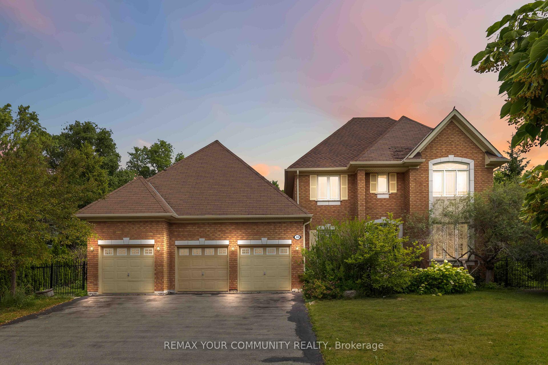 Photo 1 of 40 Hunterwood Chase, Vaughan, Rural Vaughan — HOMEH