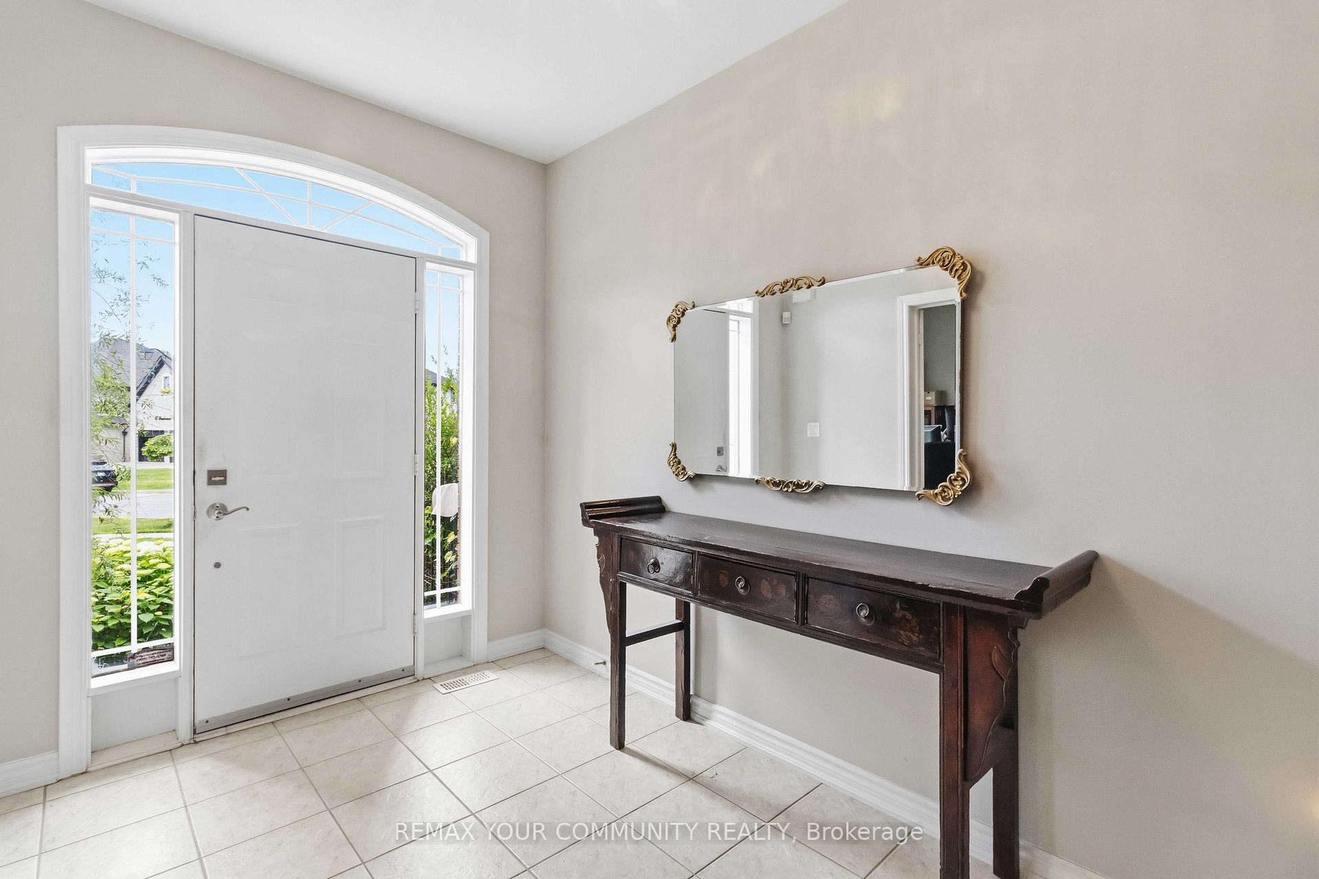 Photo 6 of 40 Hunterwood Chase, Vaughan, Rural Vaughan — HOMEH