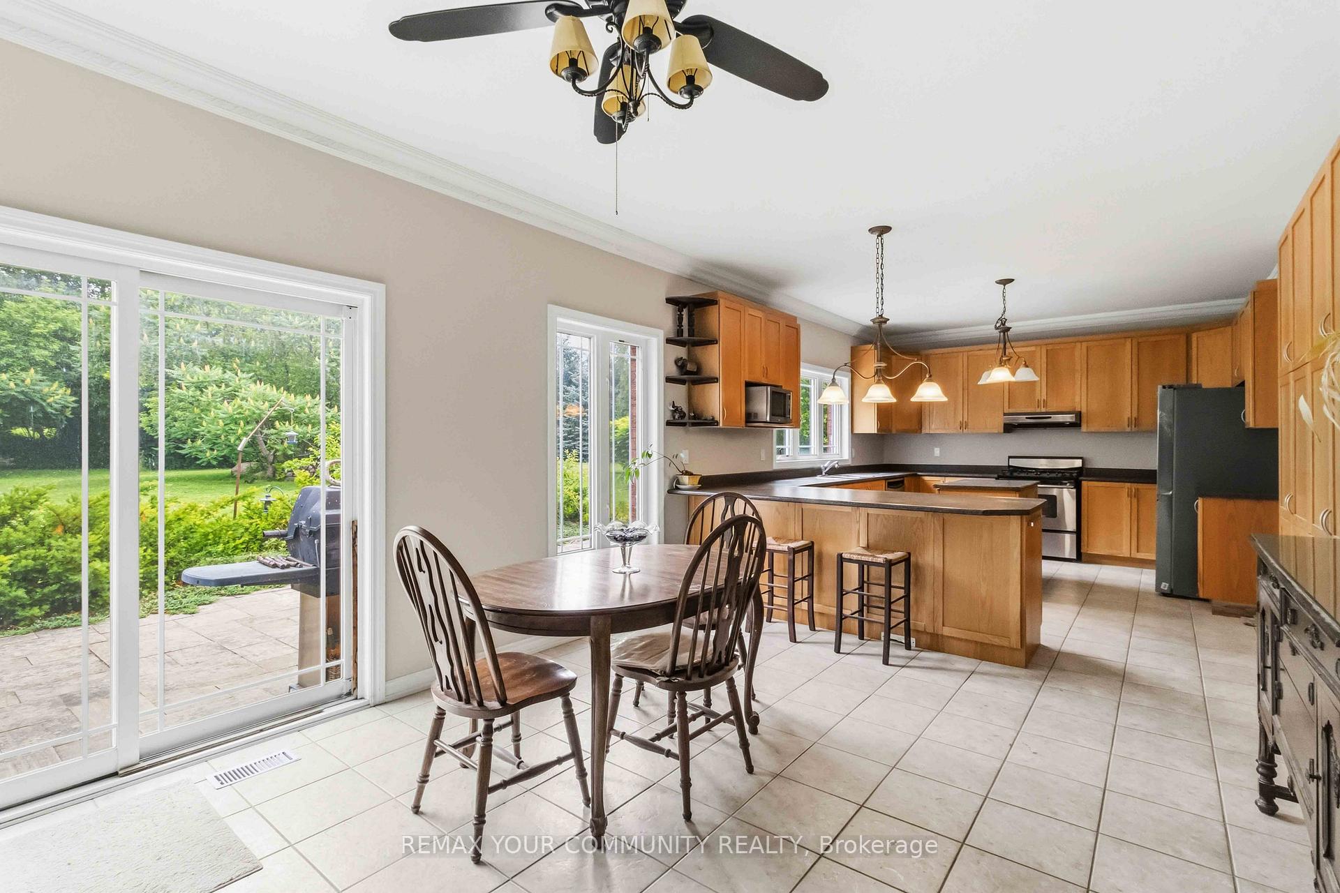 Photo 13 of 40 Hunterwood Chase, Vaughan, Rural Vaughan — HOMEH