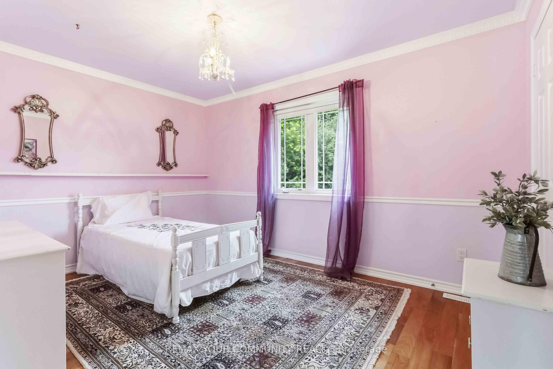 Photo 17 of 40 Hunterwood Chase, Vaughan, Rural Vaughan — HOMEH