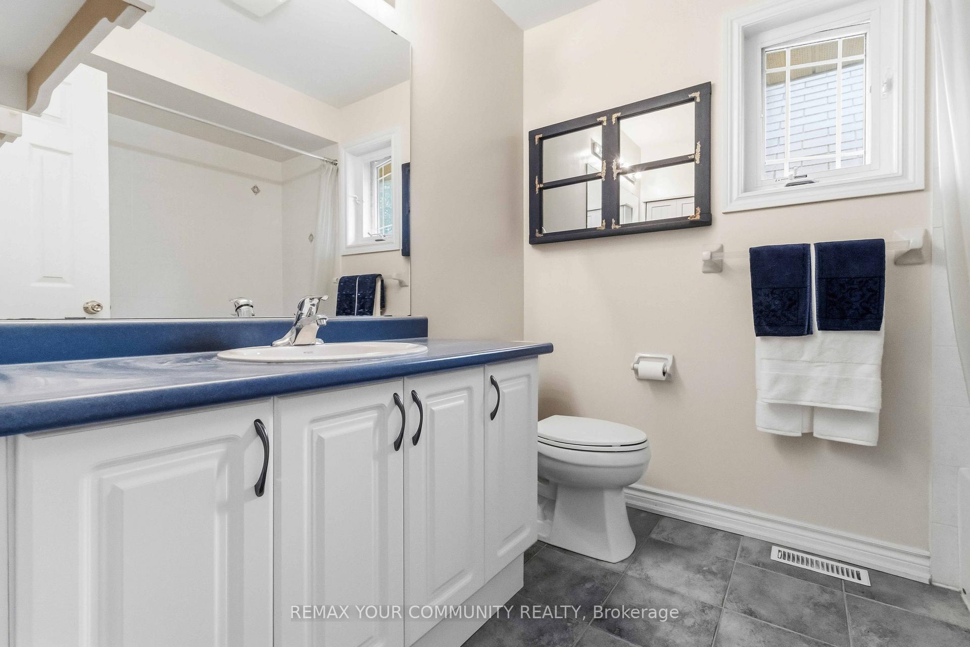 Photo 19 of 40 Hunterwood Chase, Vaughan, Rural Vaughan — HOMEH