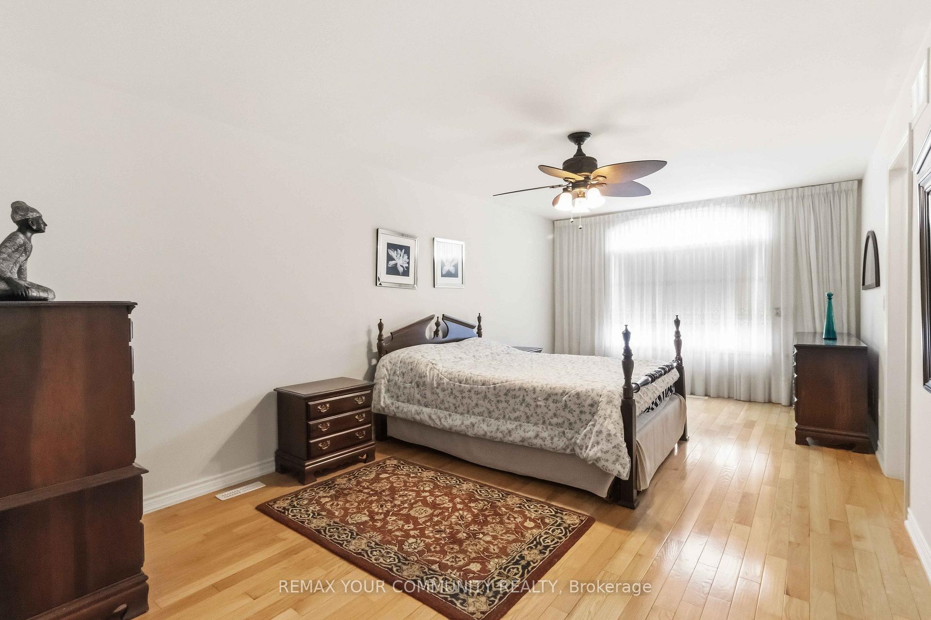Photo 22 of 40 Hunterwood Chase, Vaughan, Rural Vaughan — HOMEH