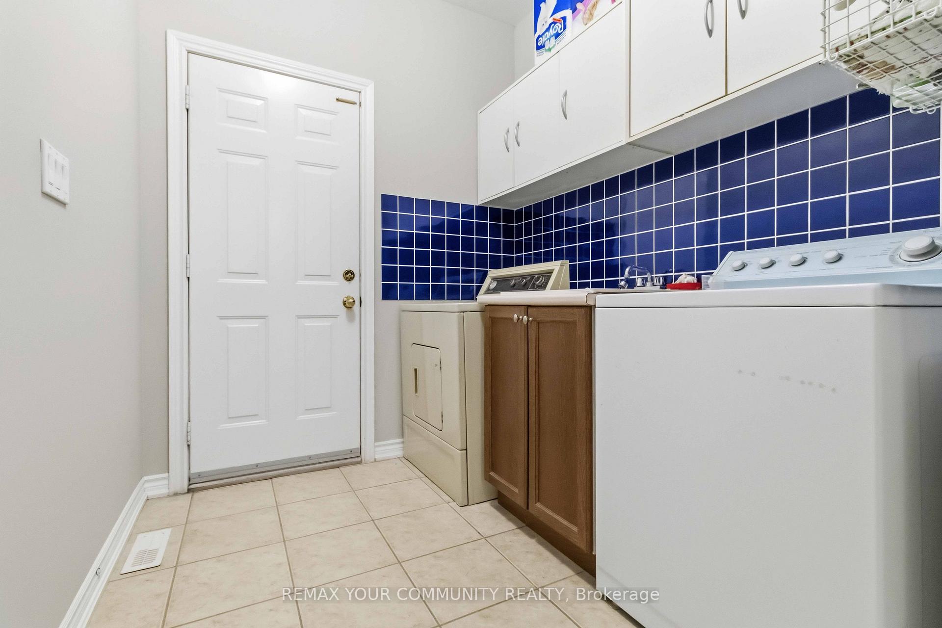 Photo 26 of 40 Hunterwood Chase, Vaughan, Rural Vaughan — HOMEH