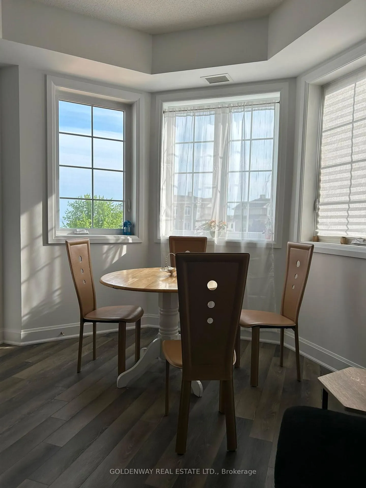 Photo 5 of Unit 307, 50 Lakebreeze Drive, Clarington, Newcastle — HOMEH