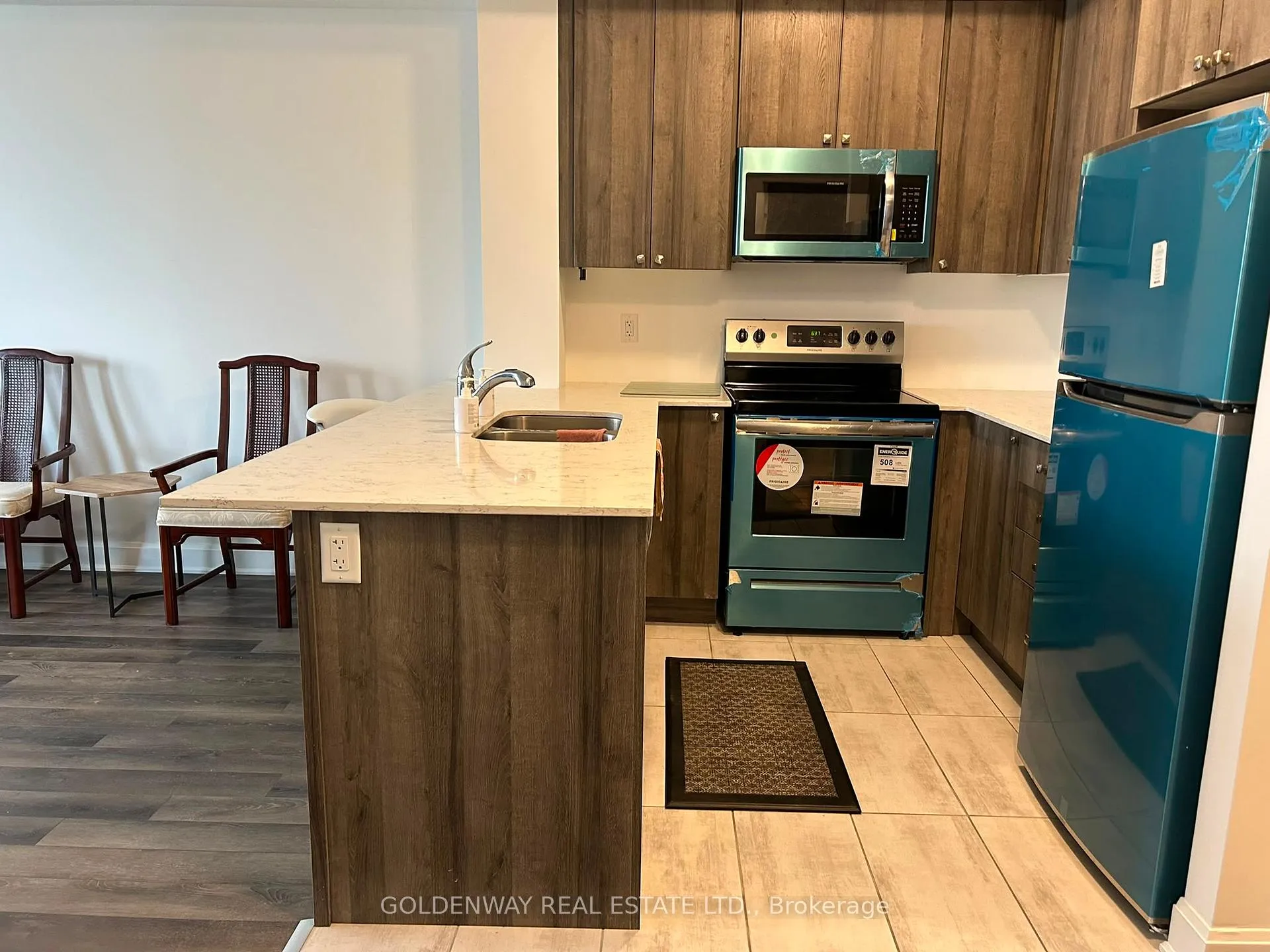 Photo 6 of Unit 307, 50 Lakebreeze Drive, Clarington, Newcastle — HOMEH