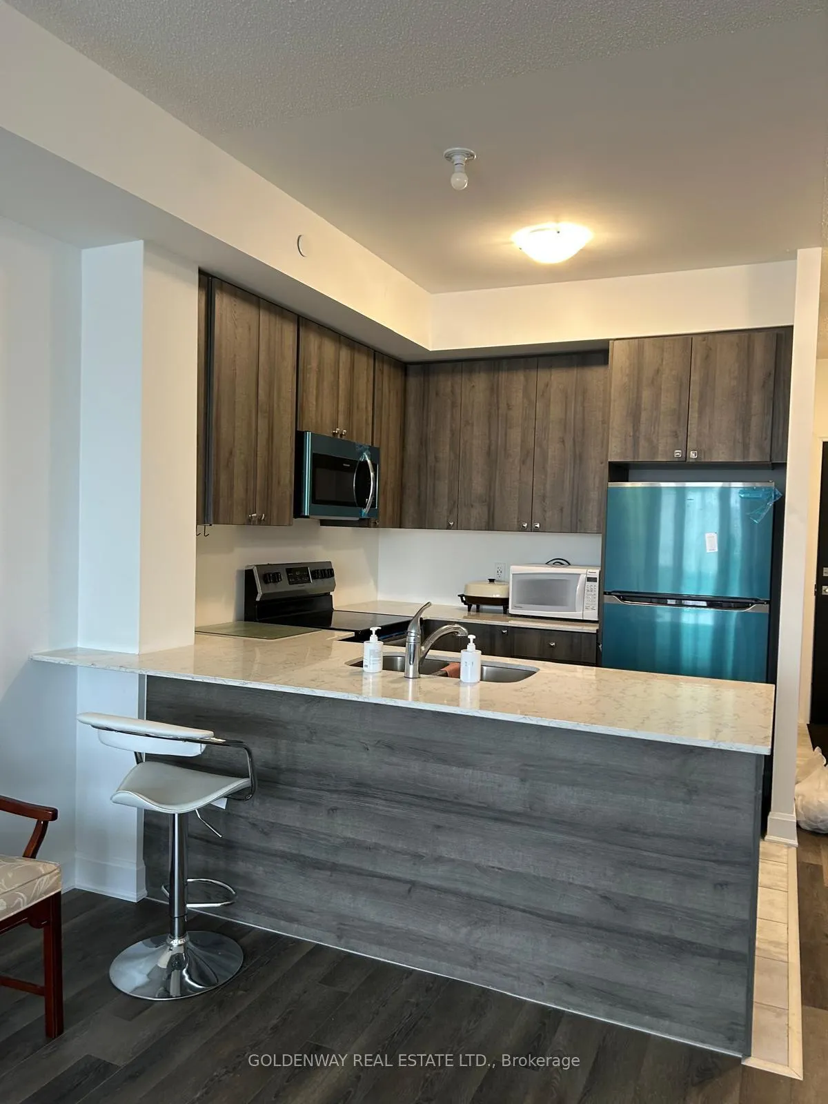 Photo 7 of Unit 307, 50 Lakebreeze Drive, Clarington, Newcastle — HOMEH