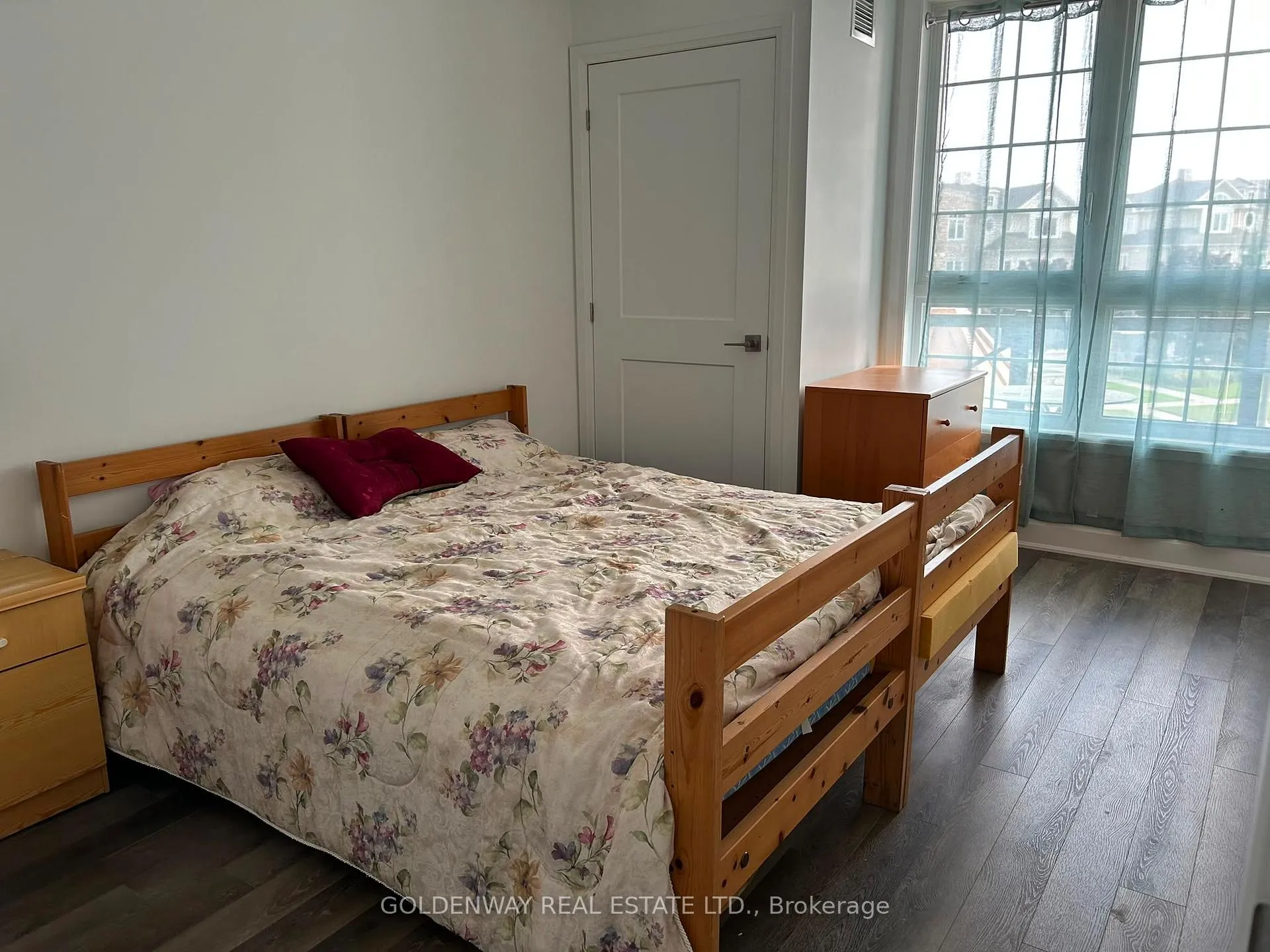 Photo 8 of Unit 307, 50 Lakebreeze Drive, Clarington, Newcastle — HOMEH