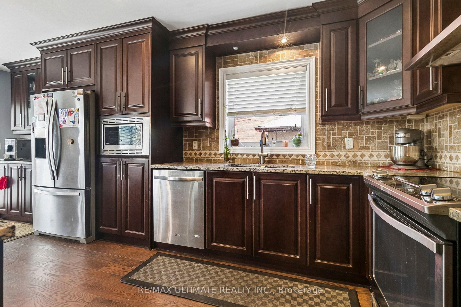 Photo 6 of 75 Giltspur Drive, North York, Glenfield-Jane Heights — HOMEH