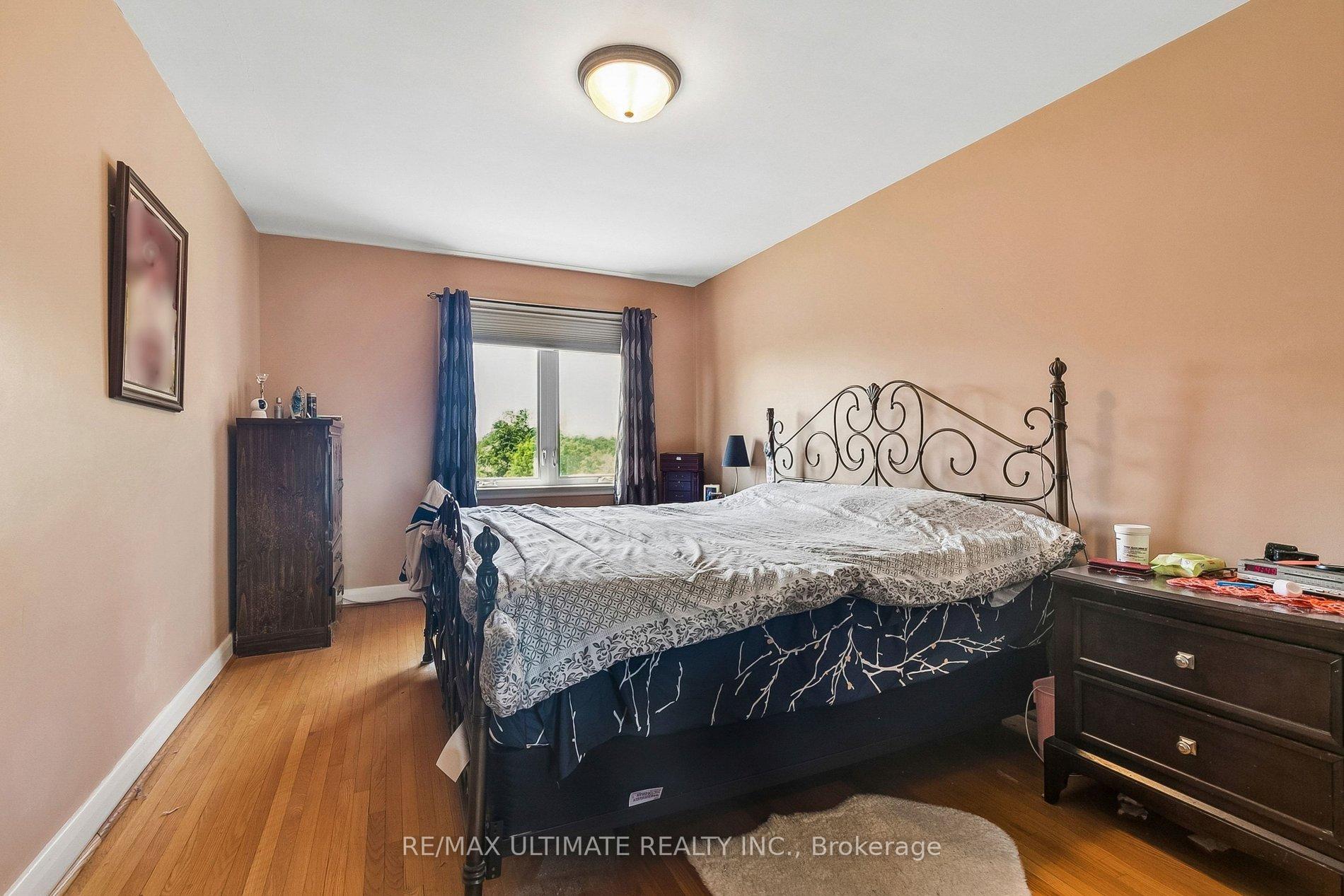 Photo 10 of 75 Giltspur Drive, North York, Glenfield-Jane Heights — HOMEH