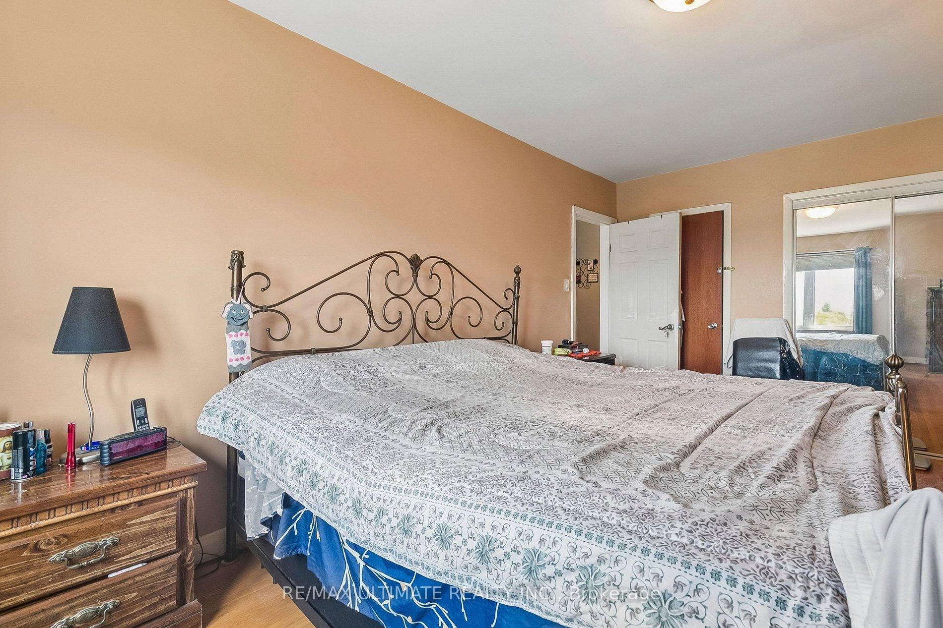 Photo 11 of 75 Giltspur Drive, North York, Glenfield-Jane Heights — HOMEH