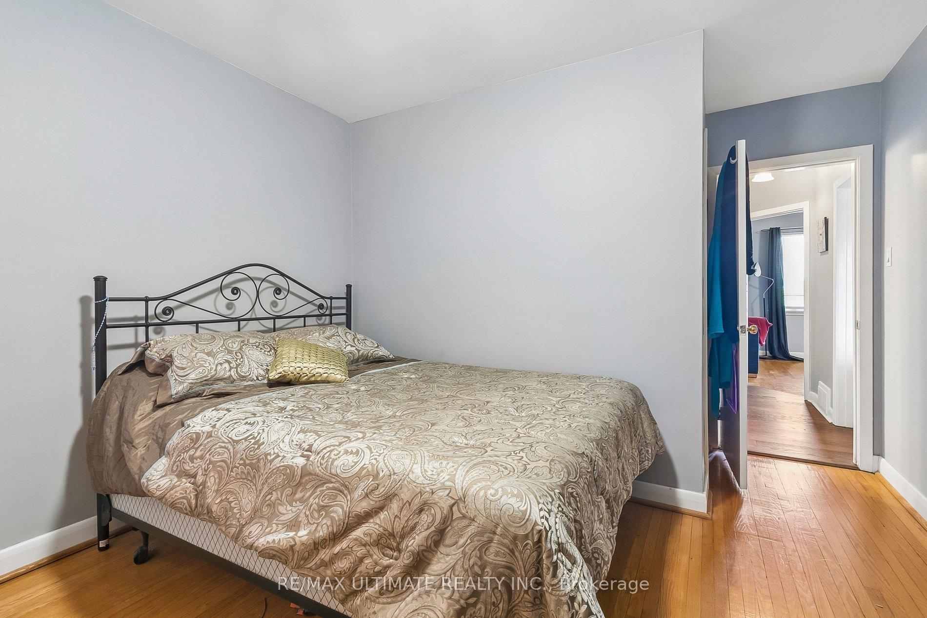 Photo 13 of 75 Giltspur Drive, North York, Glenfield-Jane Heights — HOMEH
