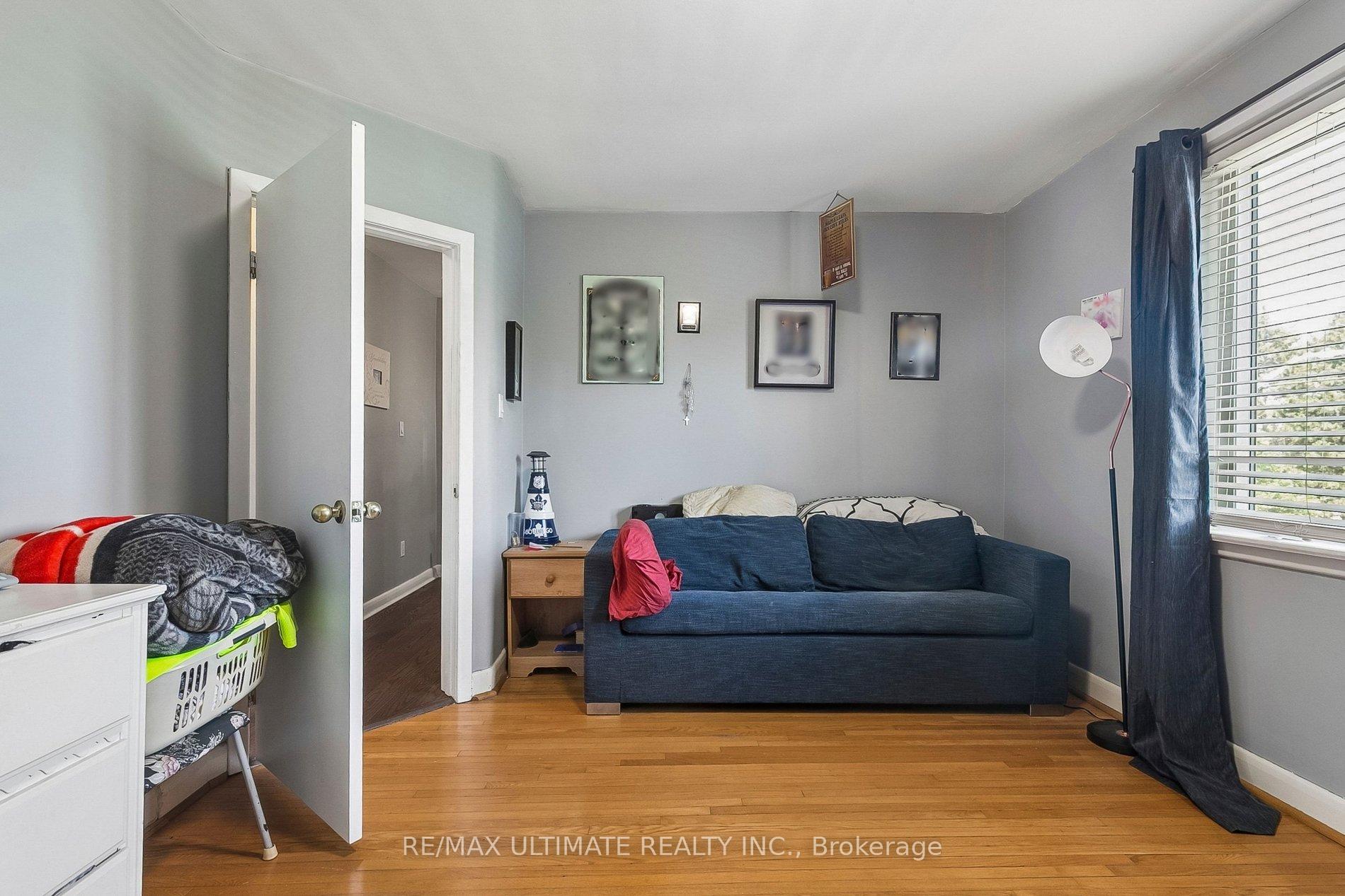 Photo 14 of 75 Giltspur Drive, North York, Glenfield-Jane Heights — HOMEH