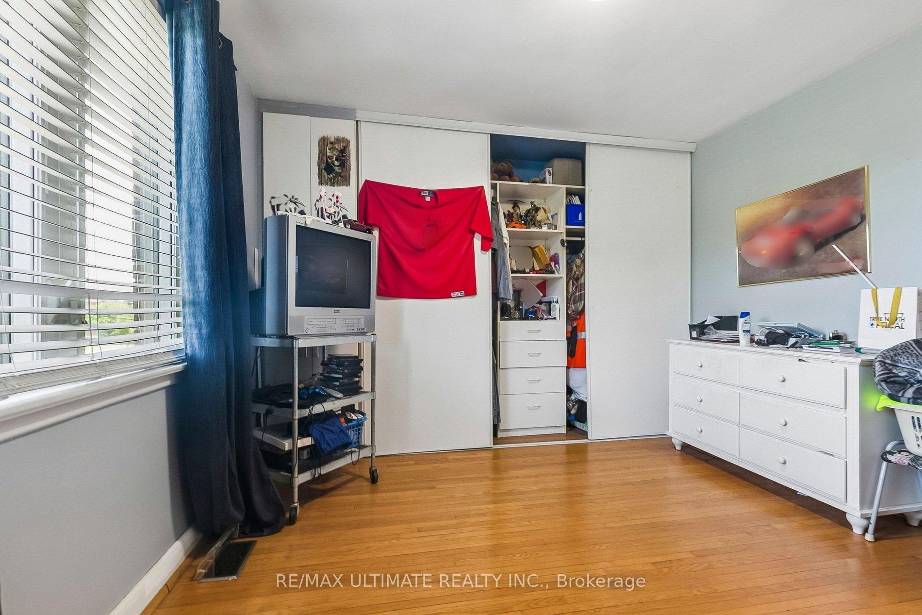 Photo 15 of 75 Giltspur Drive, North York, Glenfield-Jane Heights — HOMEH