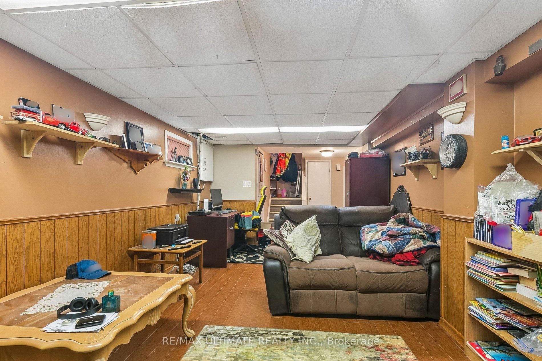 Photo 18 of 75 Giltspur Drive, North York, Glenfield-Jane Heights — HOMEH