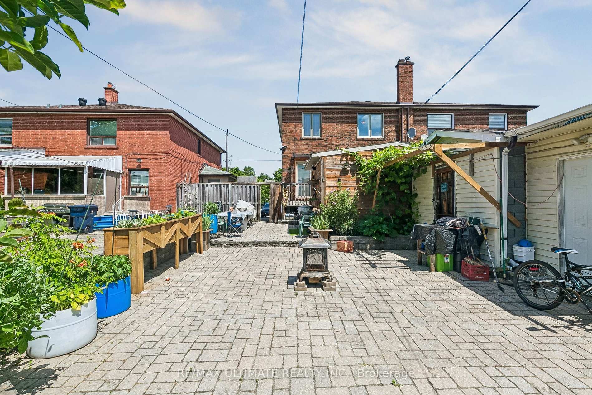Photo 24 of 75 Giltspur Drive, North York, Glenfield-Jane Heights — HOMEH