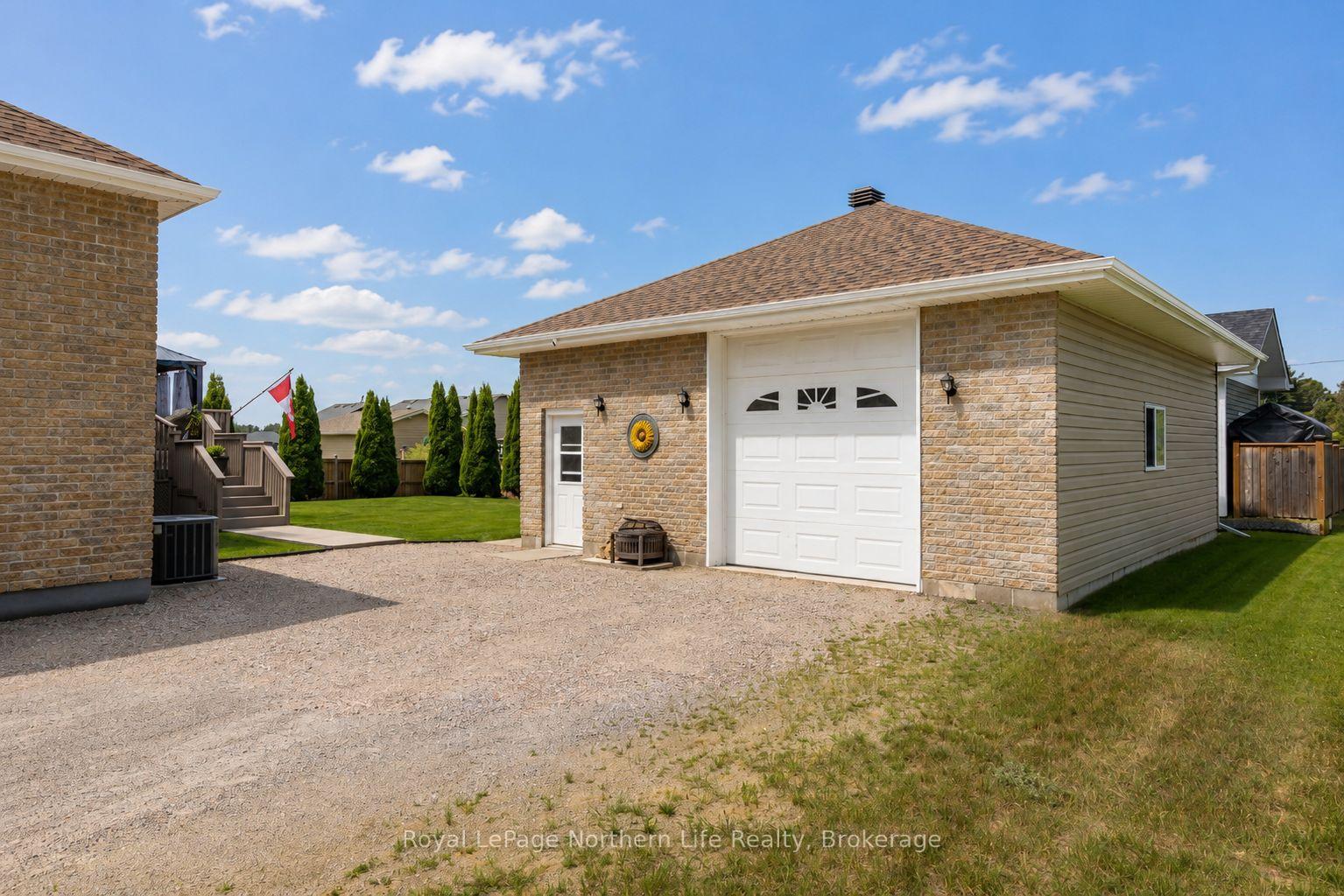 Photo 4 of 29 Tamerack Avenue, West Nipissing, Sturgeon Falls — HOMEH
