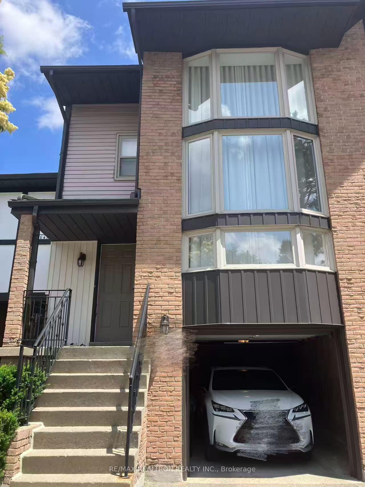 Front of 45 English Ivy Way