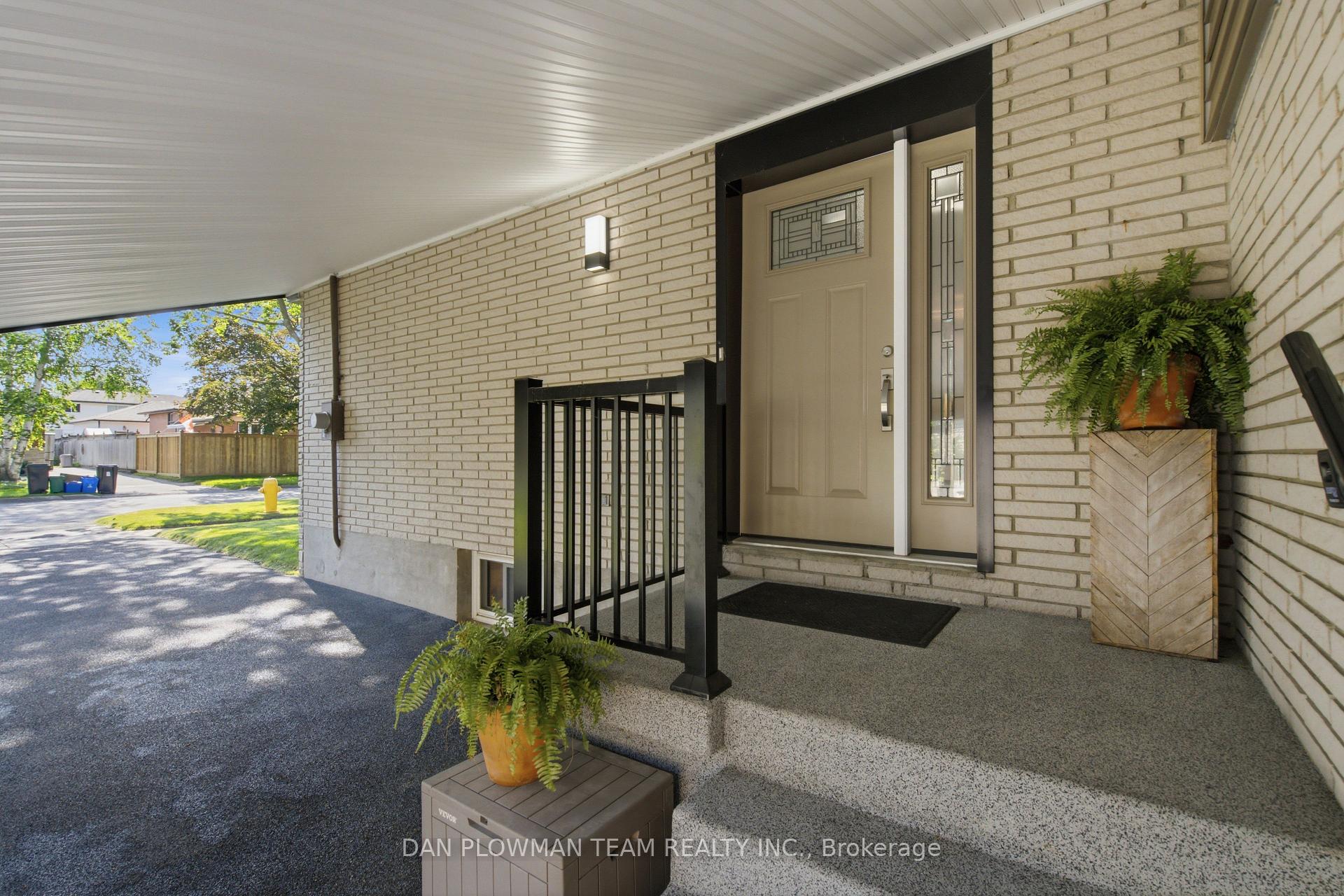 Photo 3 of 13 Strike Avenue, Clarington, Bowmanville — HOMEH