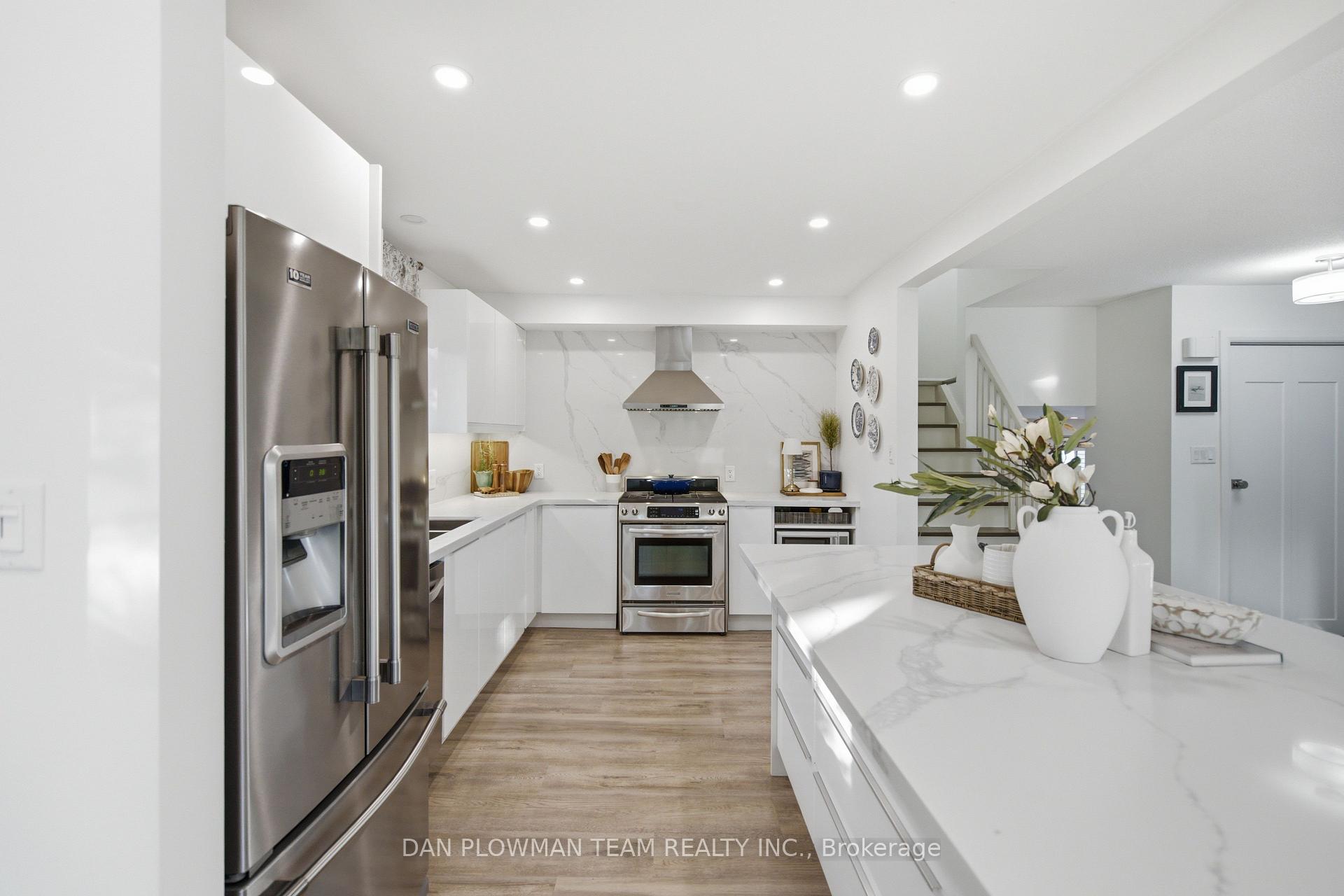 Photo 14 of 13 Strike Avenue, Clarington, Bowmanville — HOMEH