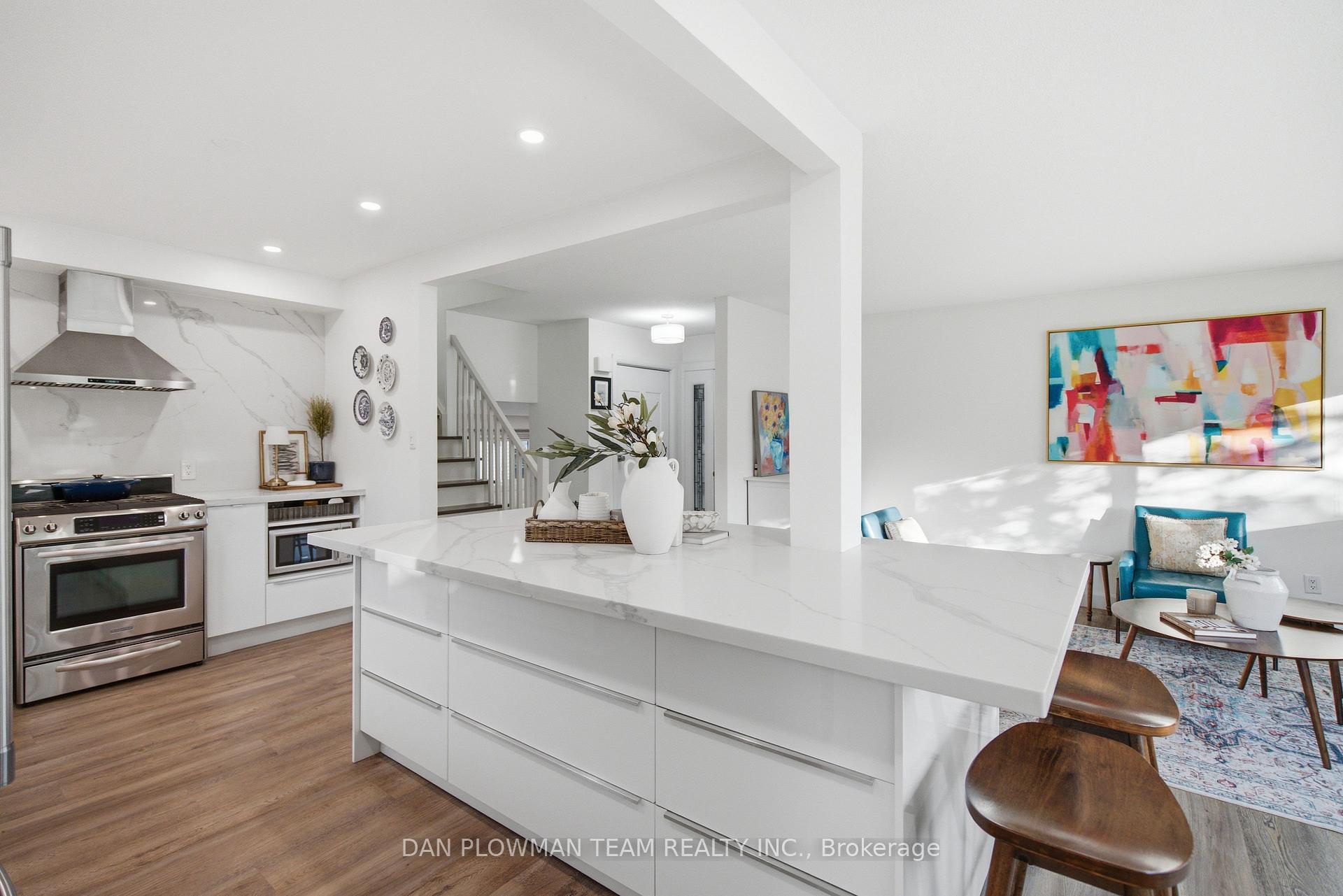 Photo 17 of 13 Strike Avenue, Clarington, Bowmanville — HOMEH