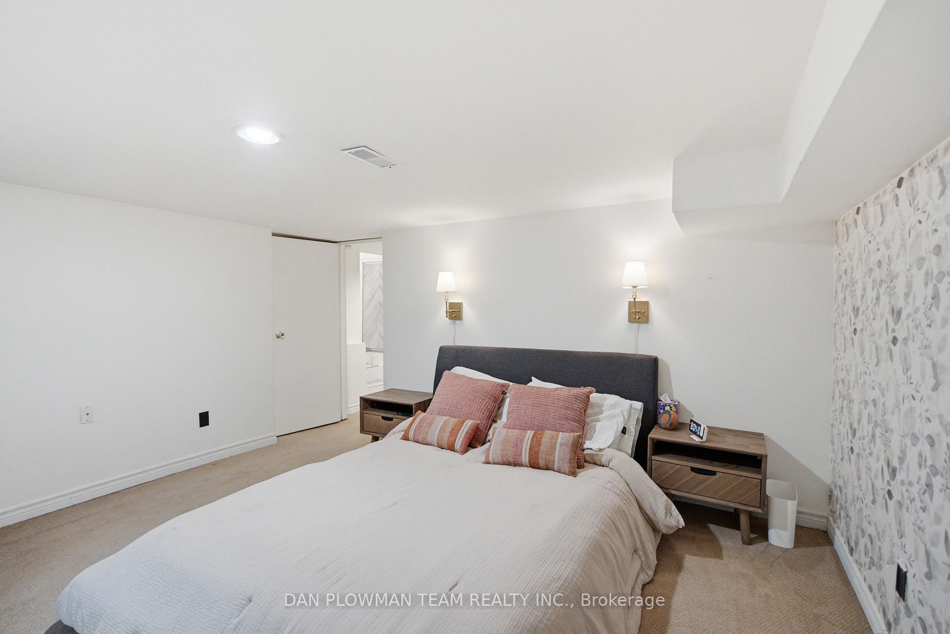 Photo 34 of 13 Strike Avenue, Clarington, Bowmanville — HOMEH
