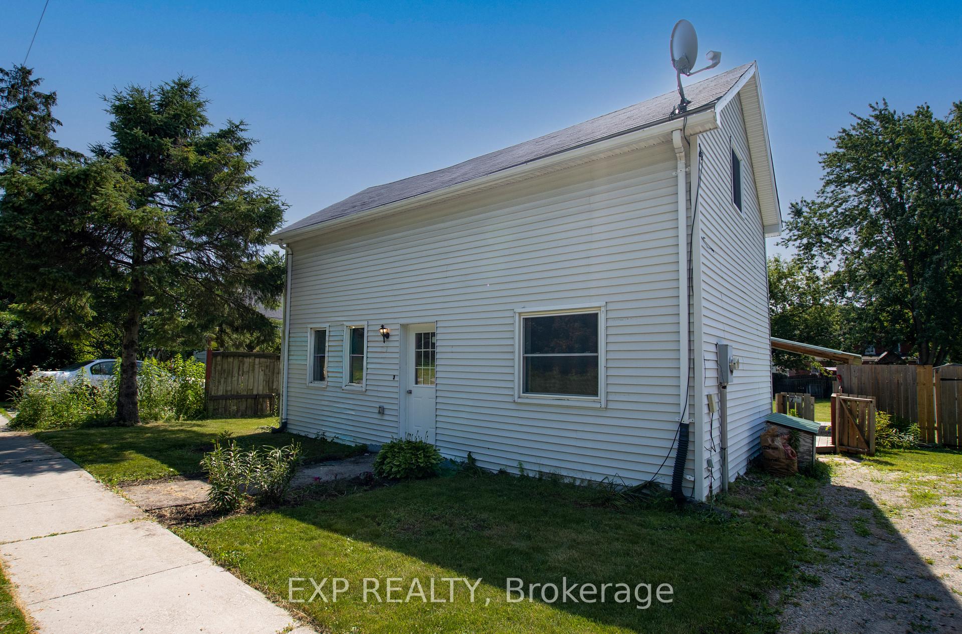 Photo 2 of 190 Munroe Street, West Elgin, West Lorne — HOMEH